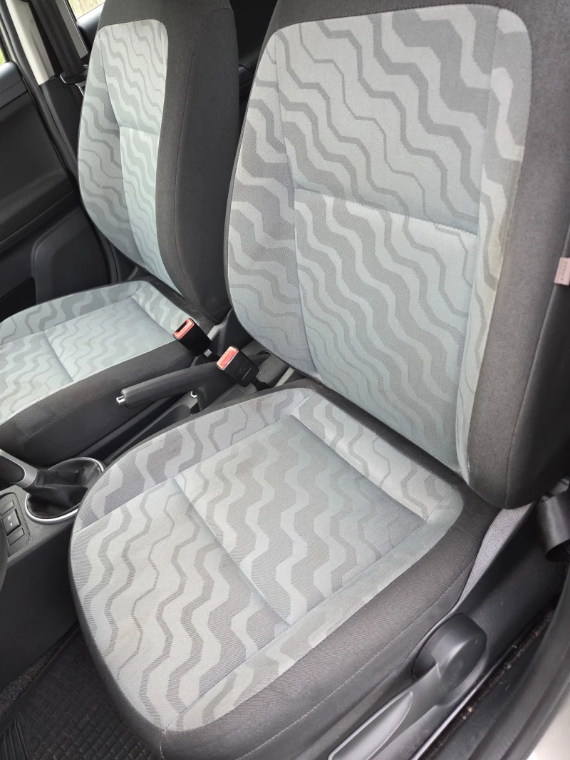 Skoda Fabia 1.2, снимка 8 - Автомобили и джипове - 52654219