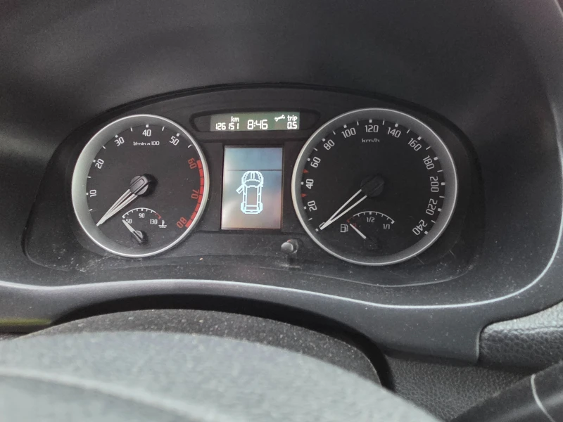 Skoda Fabia 1.2, снимка 7 - Автомобили и джипове - 52654219