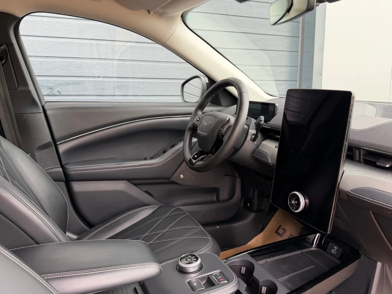 Ford Mustang Mach-E RWD 75 kWh 2021, снимка 10 - Автомобили и джипове - 53559460