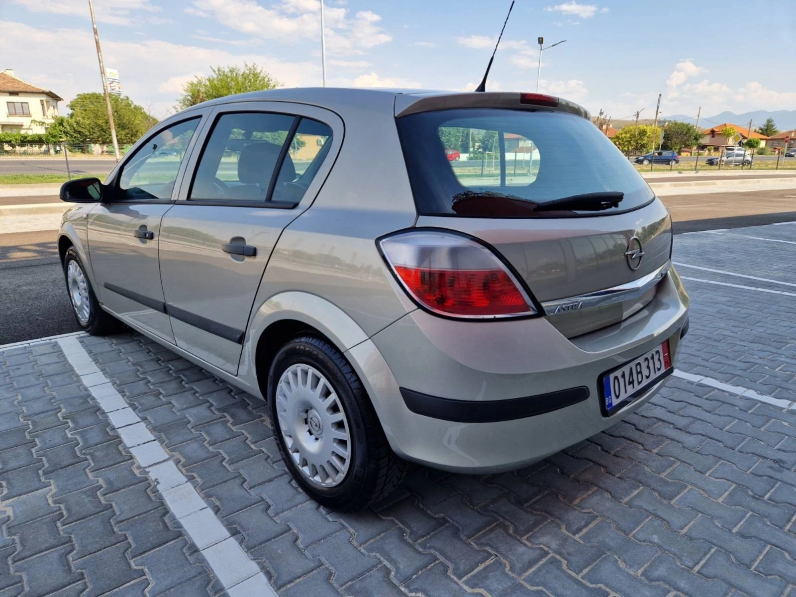 Opel Astra 1.6 - изображение 4