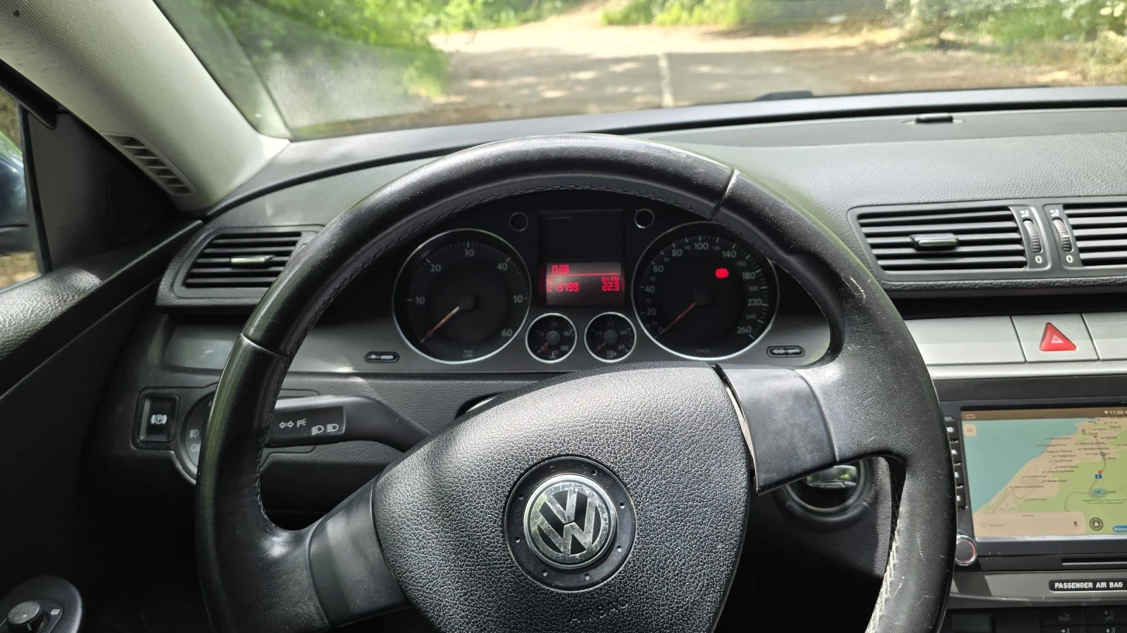 VW Passat 2.0 TDI - изображение 8
