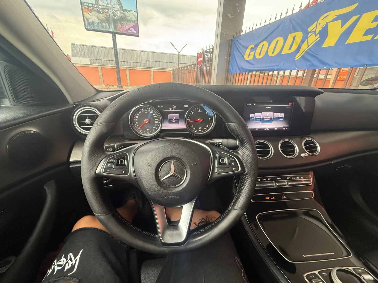 Mercedes-Benz E 220 AMG* LED* БАРТЕР* 9G*  - изображение 9