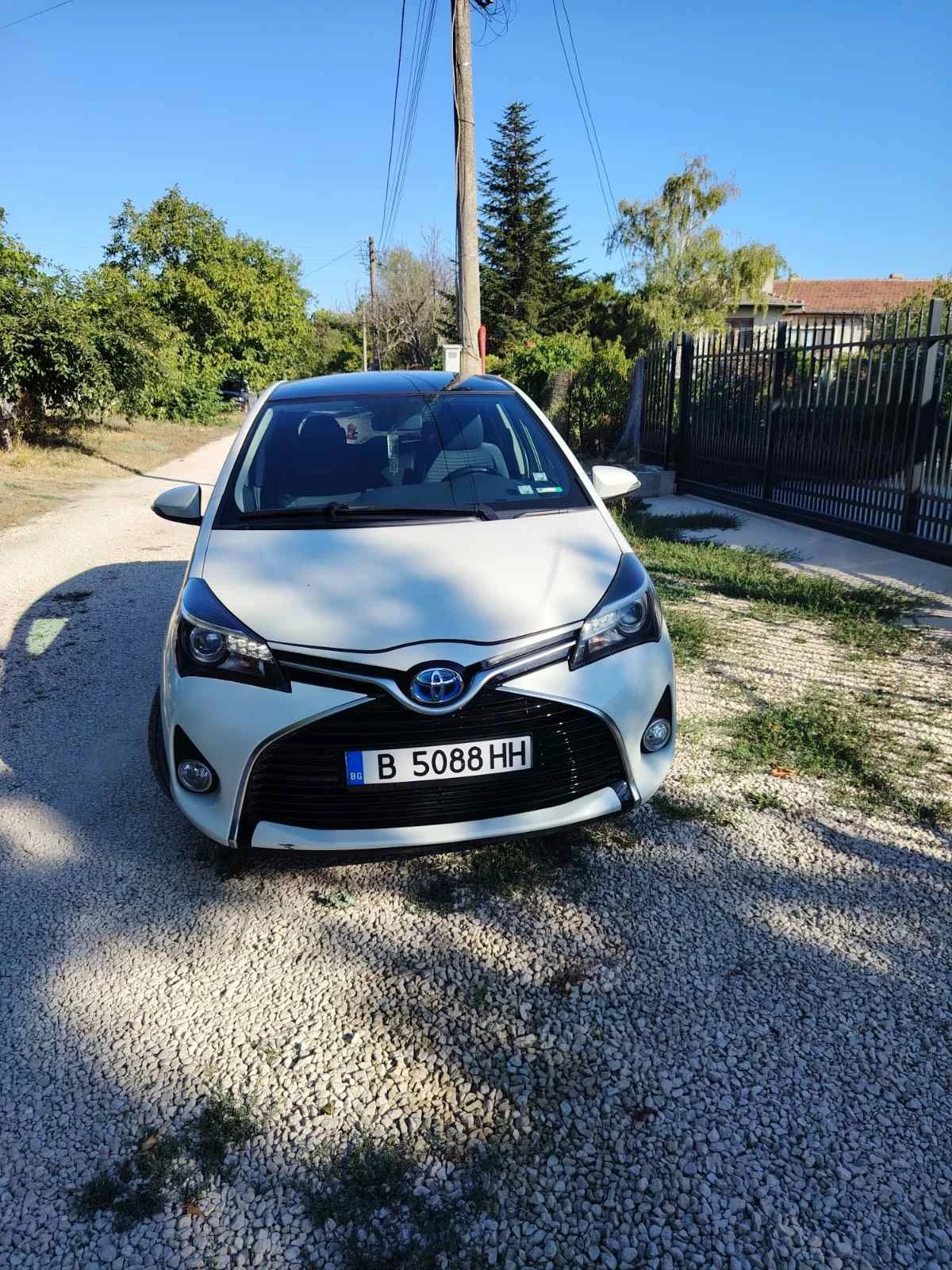 Toyota Yaris 1.5 бензин хибрит - изображение 5