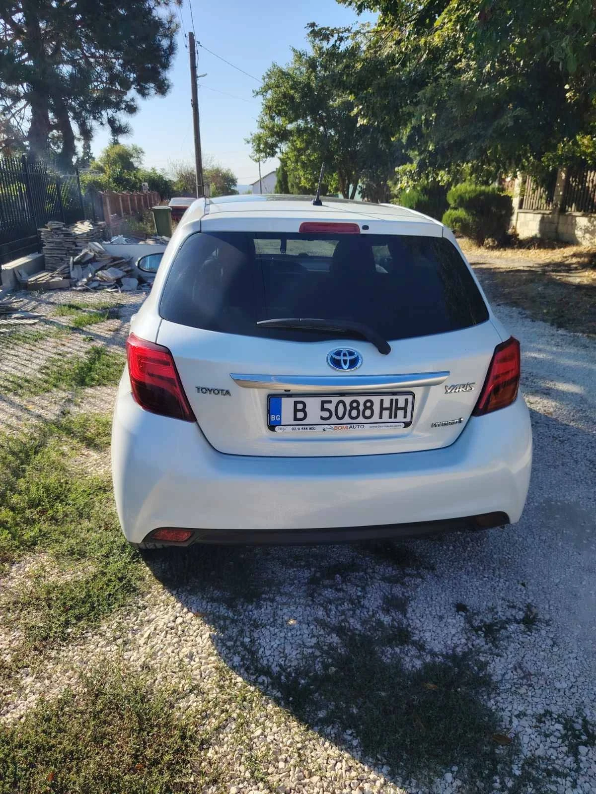 Toyota Yaris 1.5 бензин хибрит - изображение 2