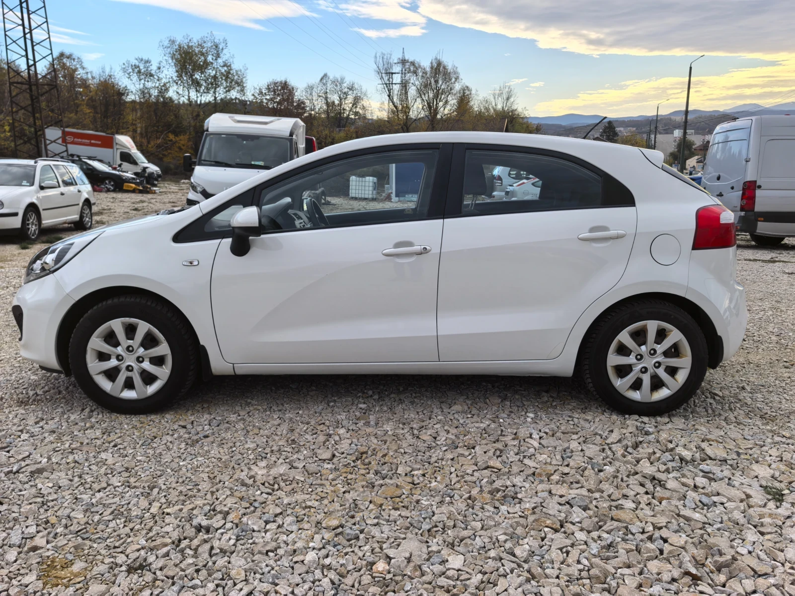 Kia Rio    | Mobile.bg   7