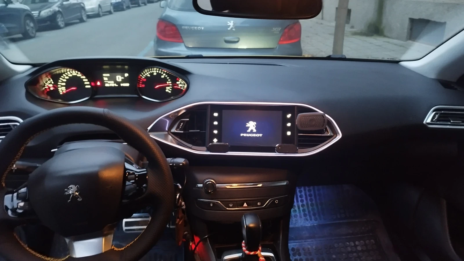 Peugeot 308 1.6d 120 к.с - изображение 8