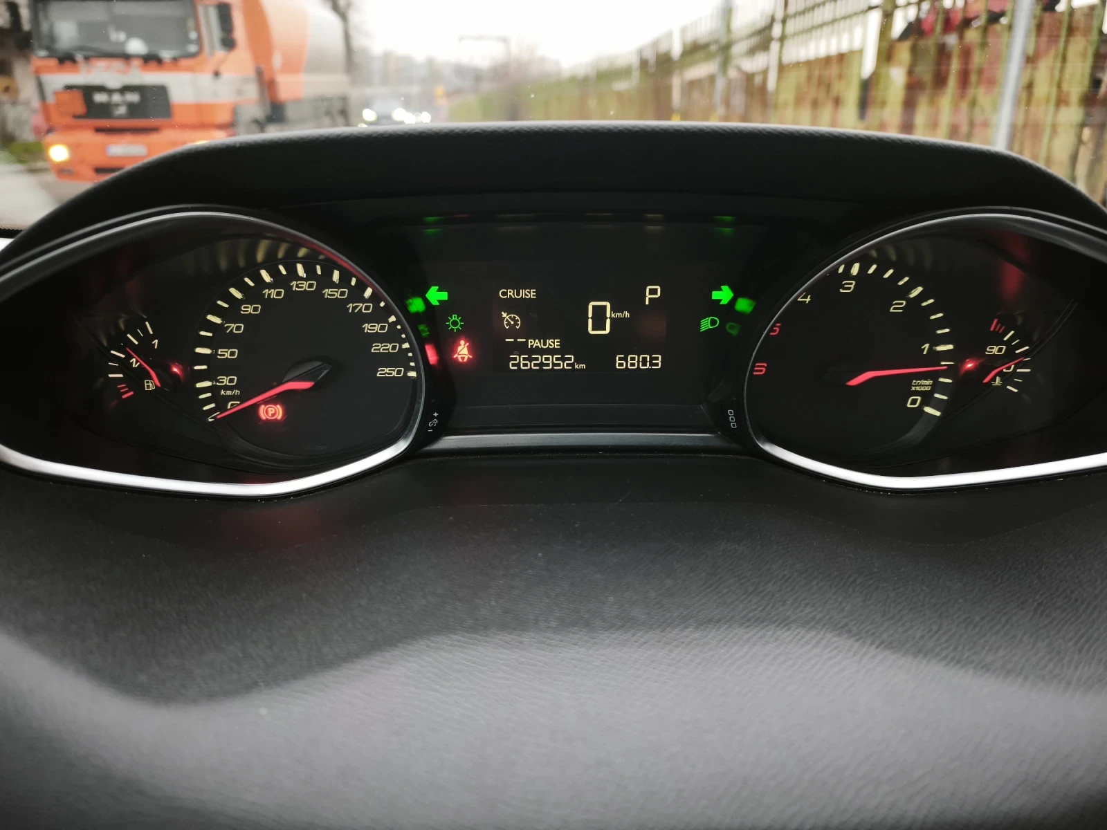 Peugeot 308 1.6d 120 к.с - изображение 10