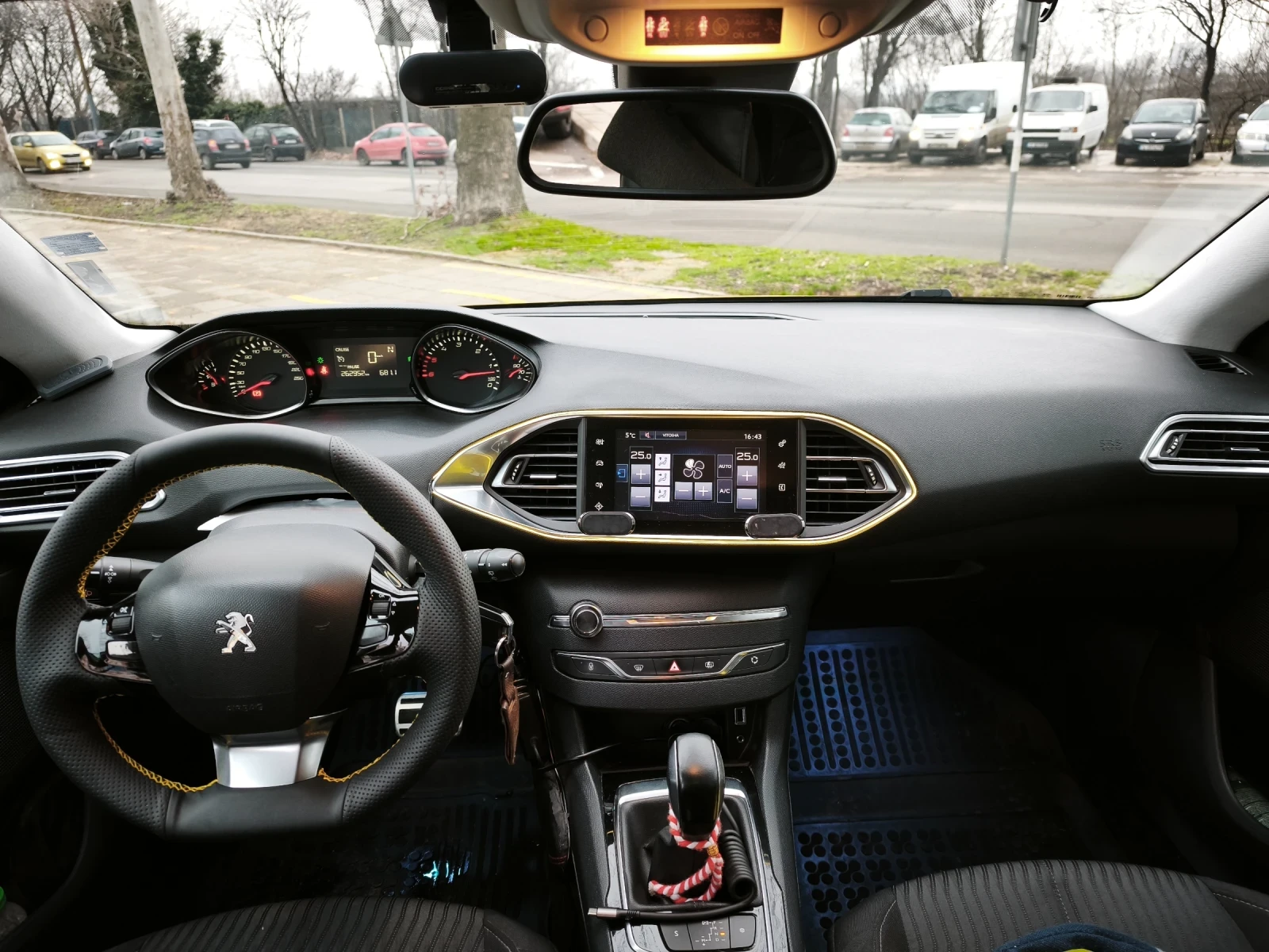 Peugeot 308 1.6d 120 к.с - изображение 9