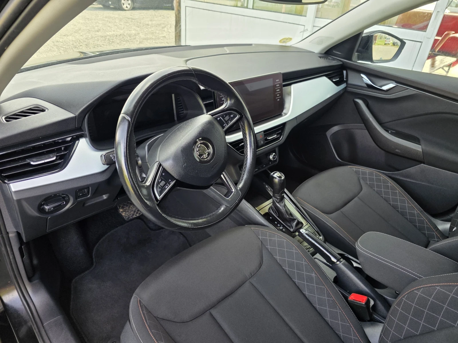 Skoda Scala Автоматик нави дигитален км, снимка 10 - Автомобили и джипове - 53801528