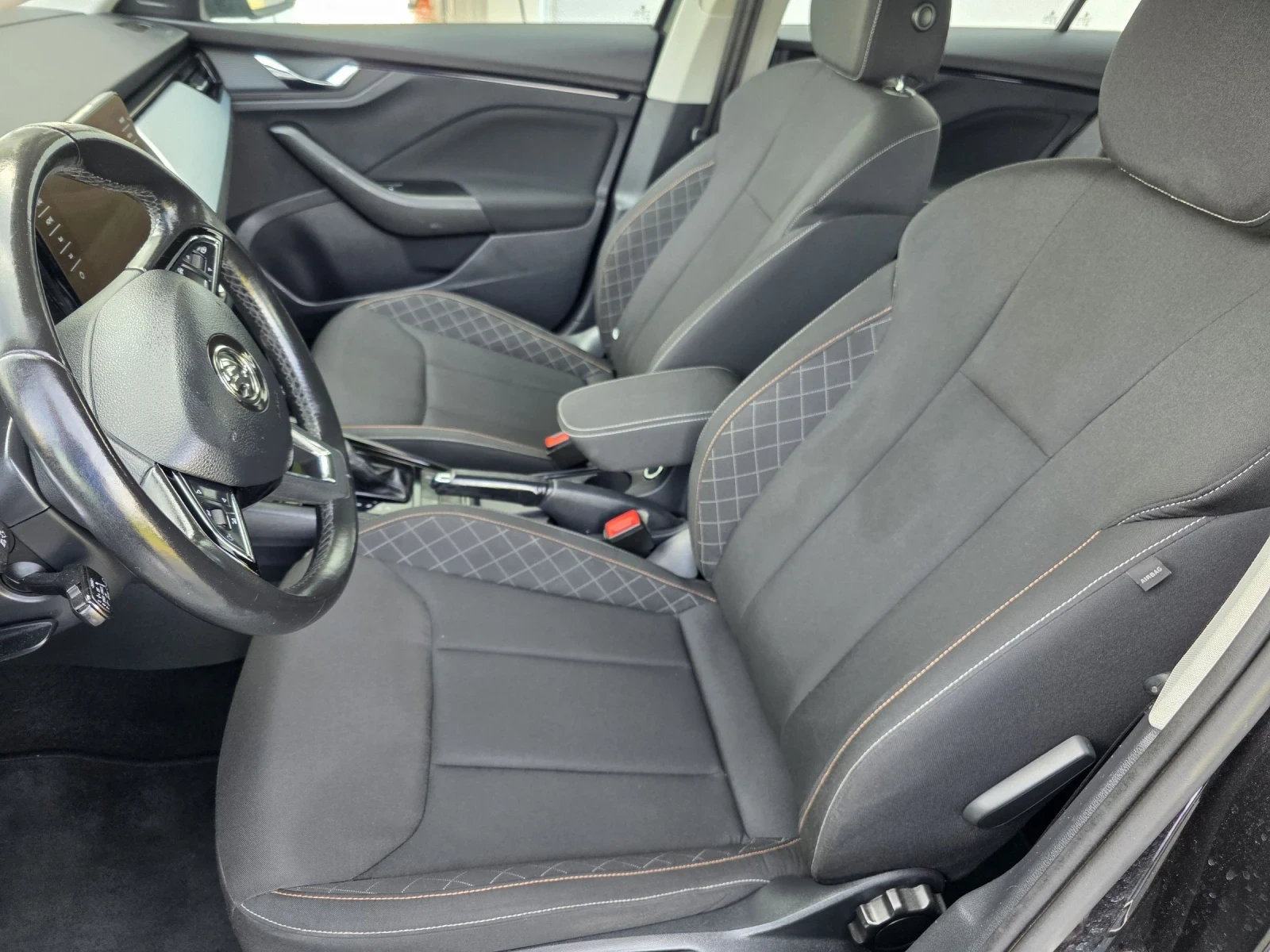 Skoda Scala Автоматик нави дигитален км, снимка 9 - Автомобили и джипове - 53801528