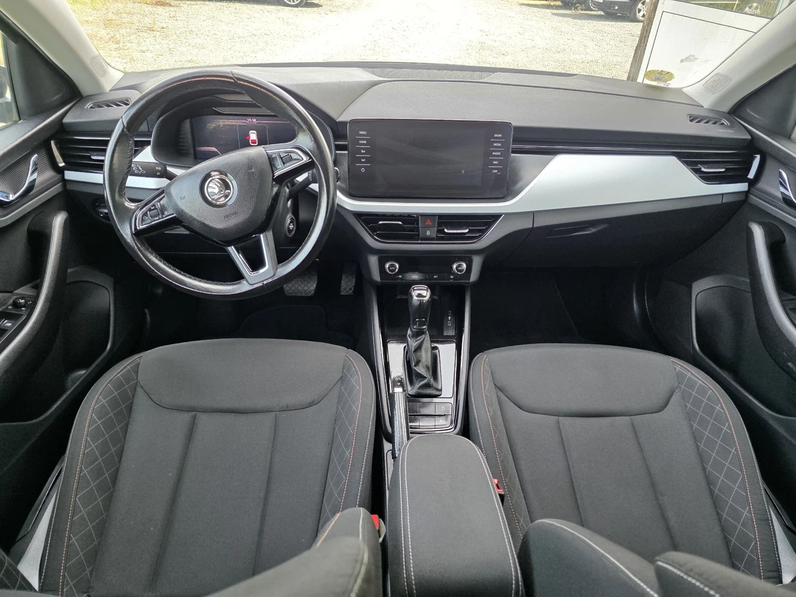 Skoda Scala Автоматик нави дигитален км, снимка 13 - Автомобили и джипове - 53801528