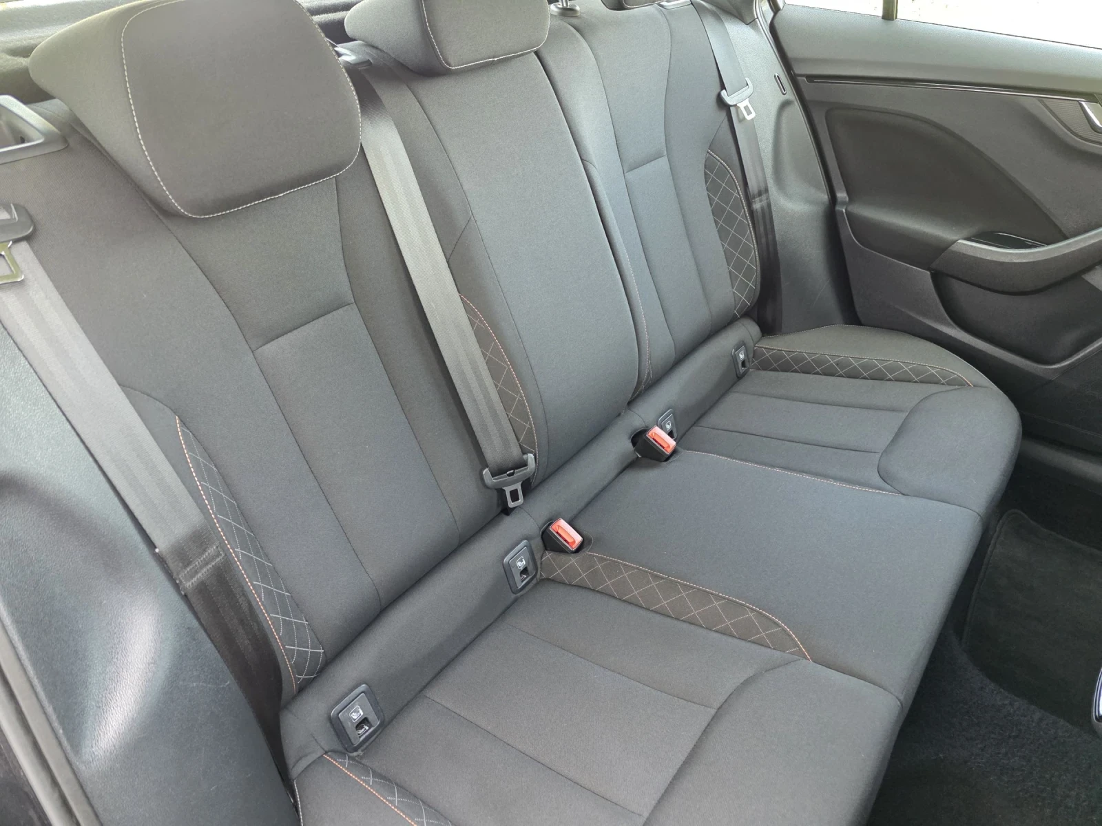 Skoda Scala Автоматик нави дигитален км, снимка 15 - Автомобили и джипове - 53801528