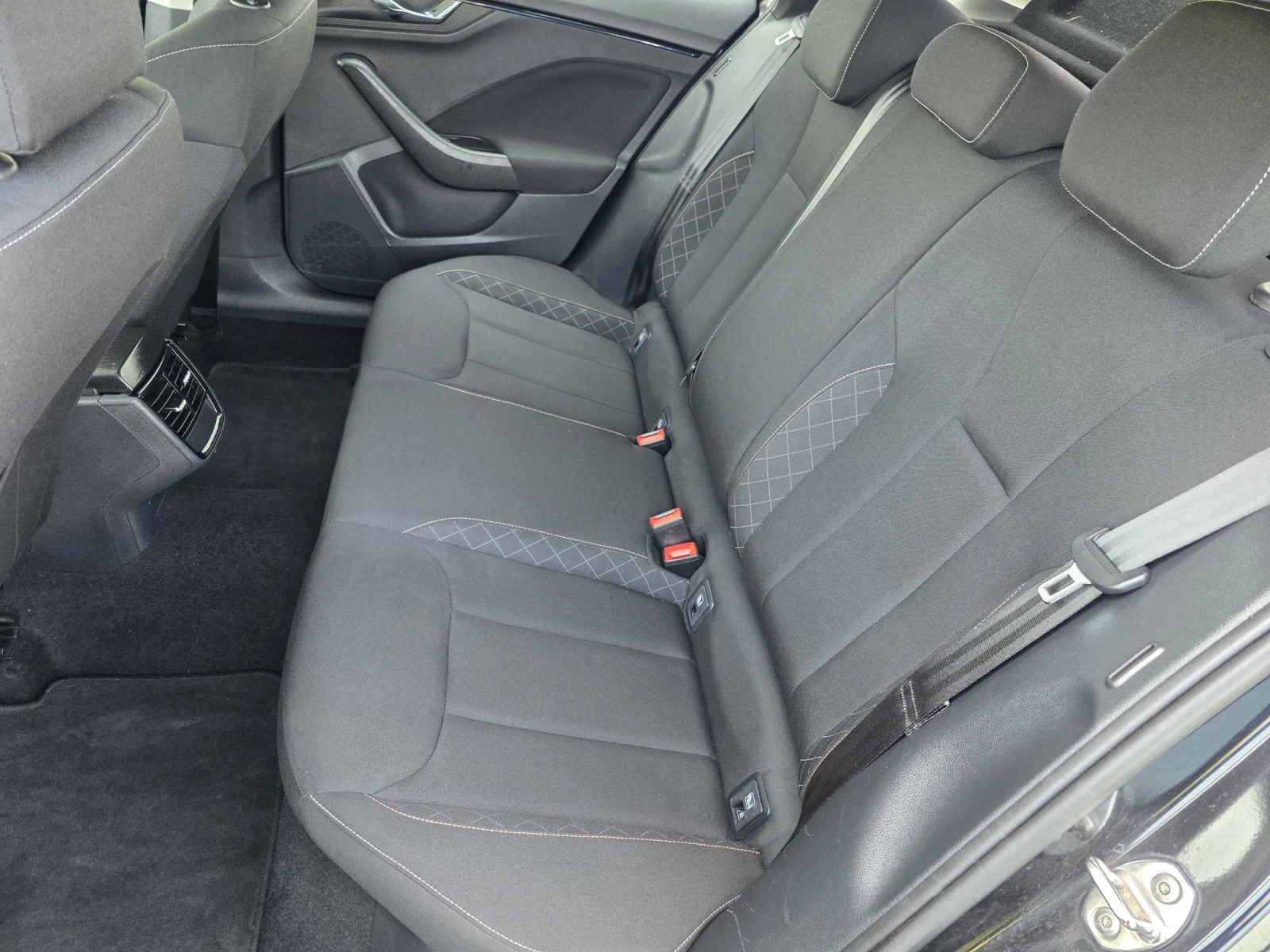 Skoda Scala Автоматик нави дигитален км, снимка 12 - Автомобили и джипове - 53801528