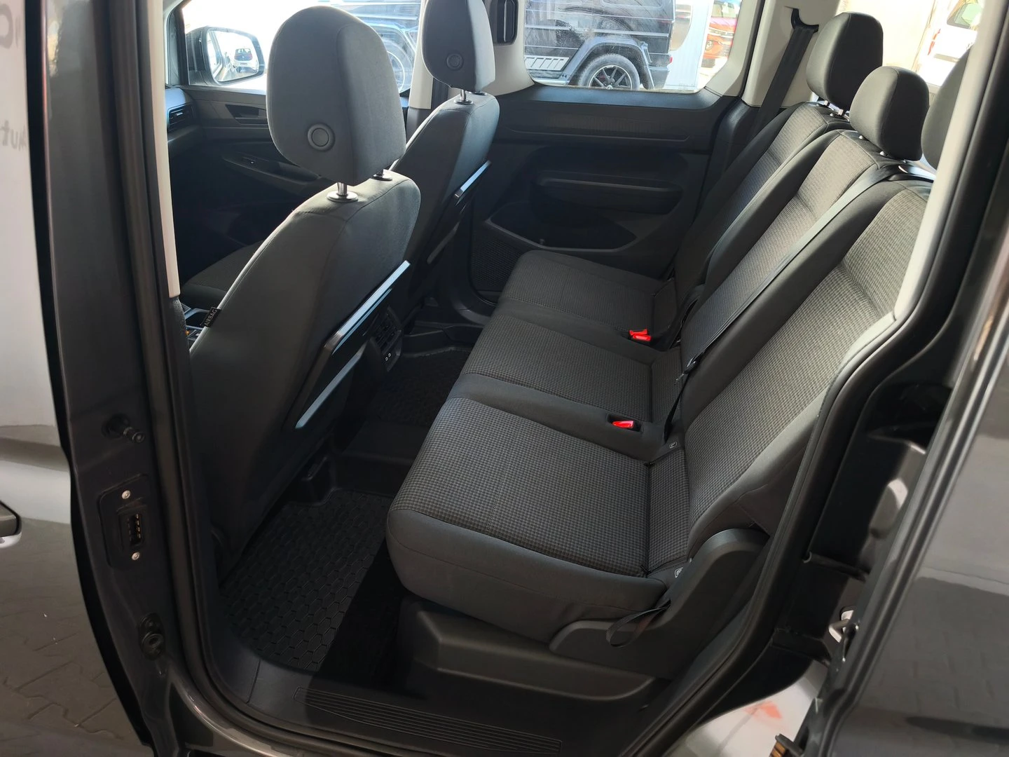 VW Caddy TDI 5 ����� | Mobile.bg � ����������� 6