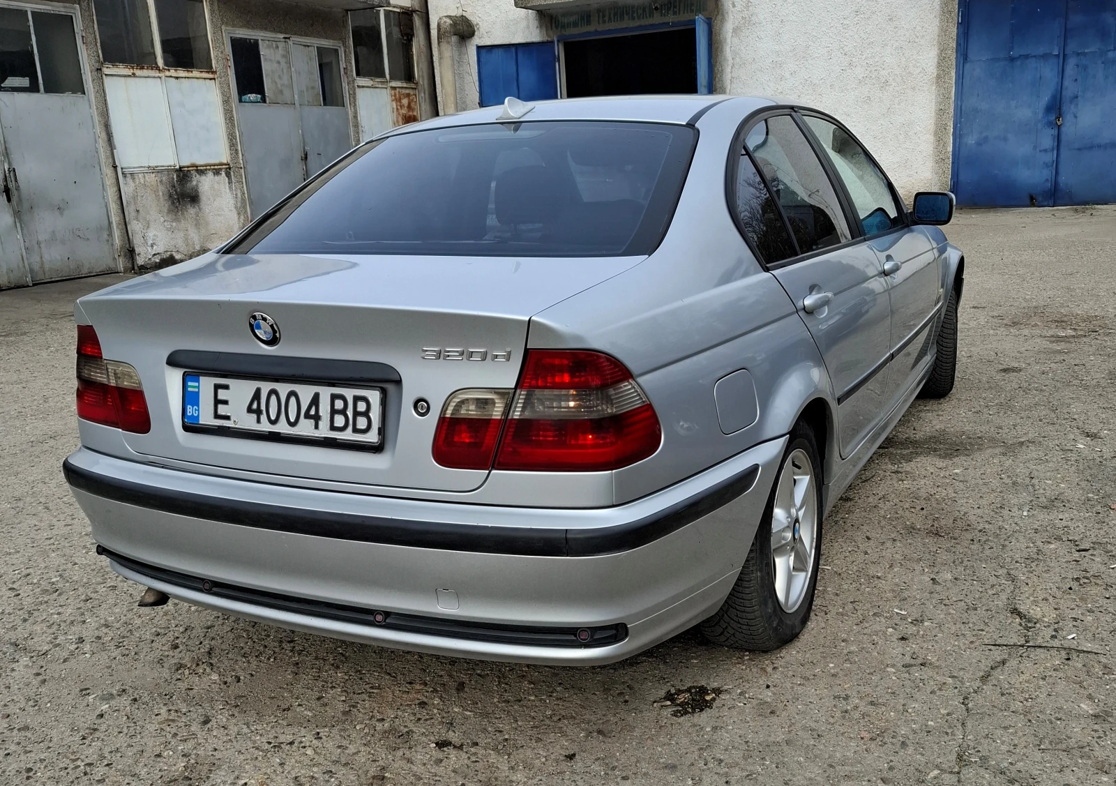 BMW 320, снимка 3 - Автомобили и джипове - 53959639