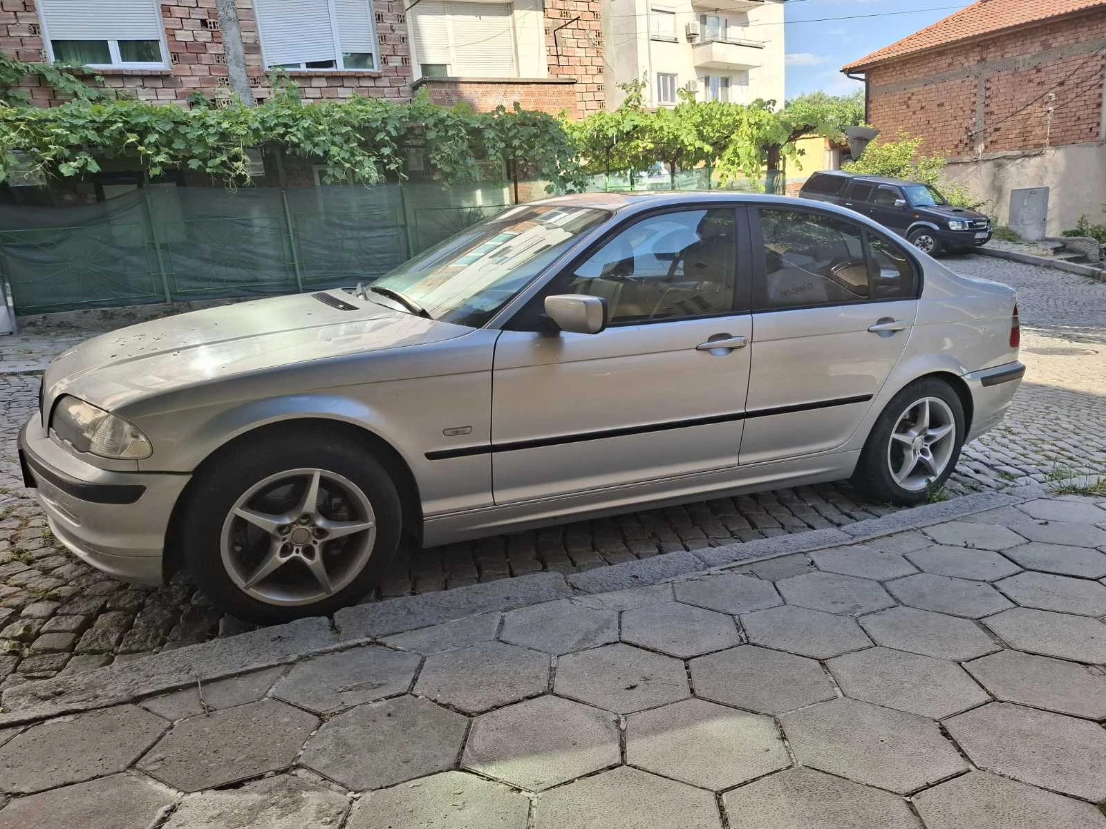 BMW 320, снимка 10 - Автомобили и джипове - 55168548