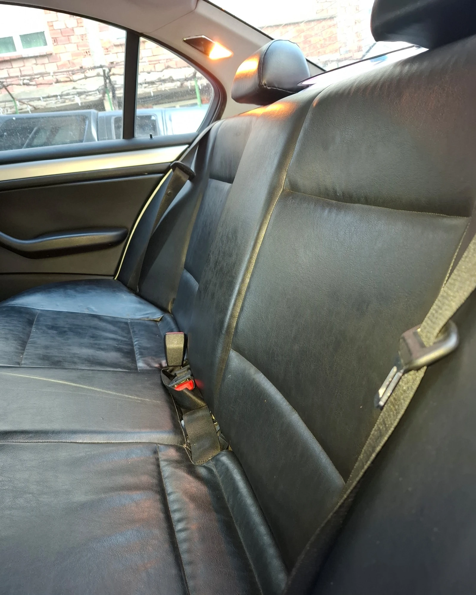 BMW 320, снимка 9 - Автомобили и джипове - 53959639