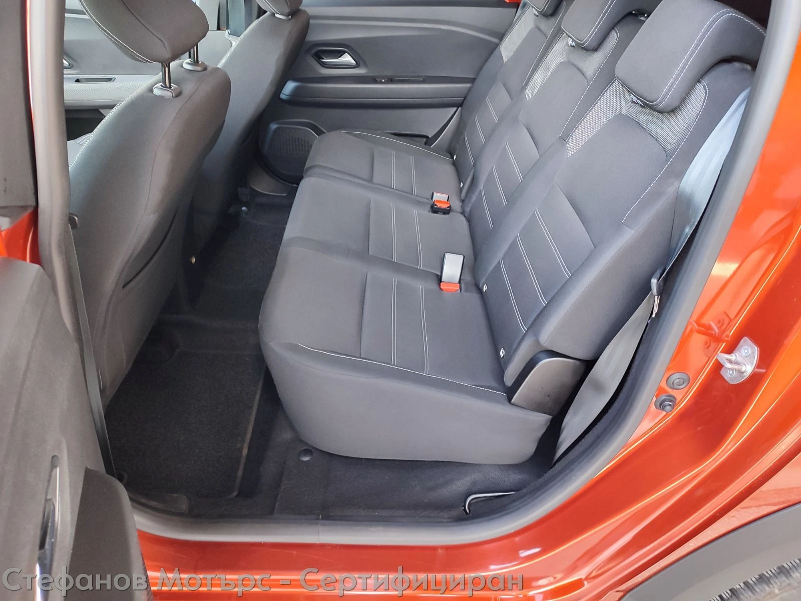 Dacia Jogger 1.0 TCe GPL Extreme, снимка 13 - Автомобили и джипове - 54508746