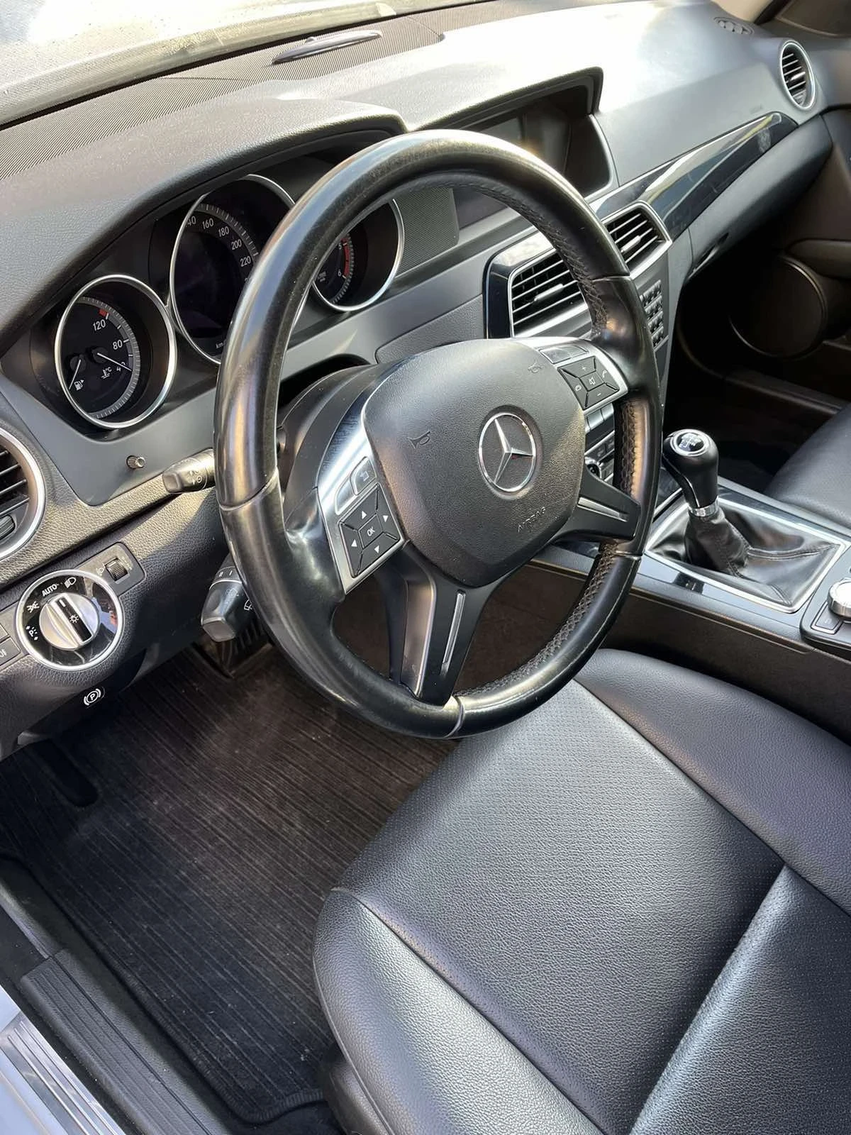 Mercedes-Benz C 220, снимка 7 - Автомобили и джипове - 54248163