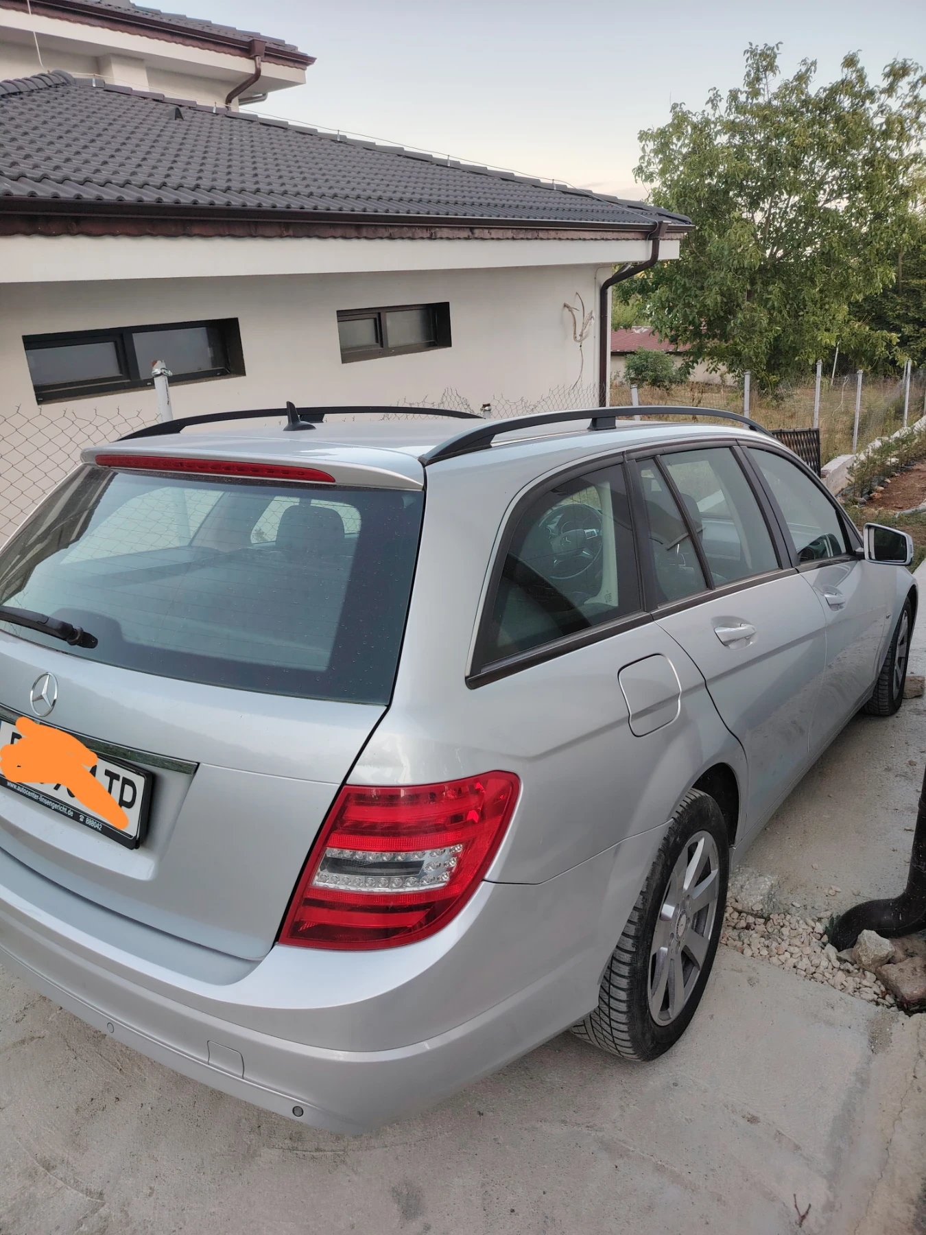 Mercedes-Benz C 220, снимка 2 - Автомобили и джипове - 54248163