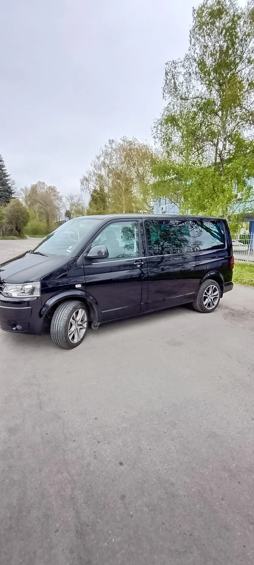 VW Multivan Т5, снимка 13 - Автомобили и джипове - 54894614