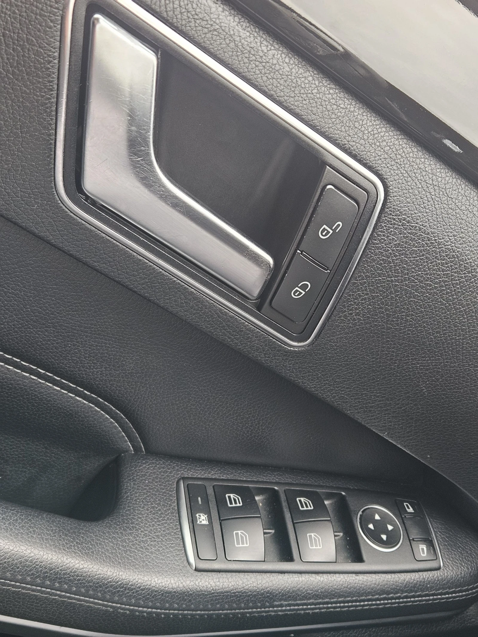 Mercedes-Benz E 220 BLUETEC 9-G TRONIC 2014, снимка 11 - Автомобили и джипове - 55011639