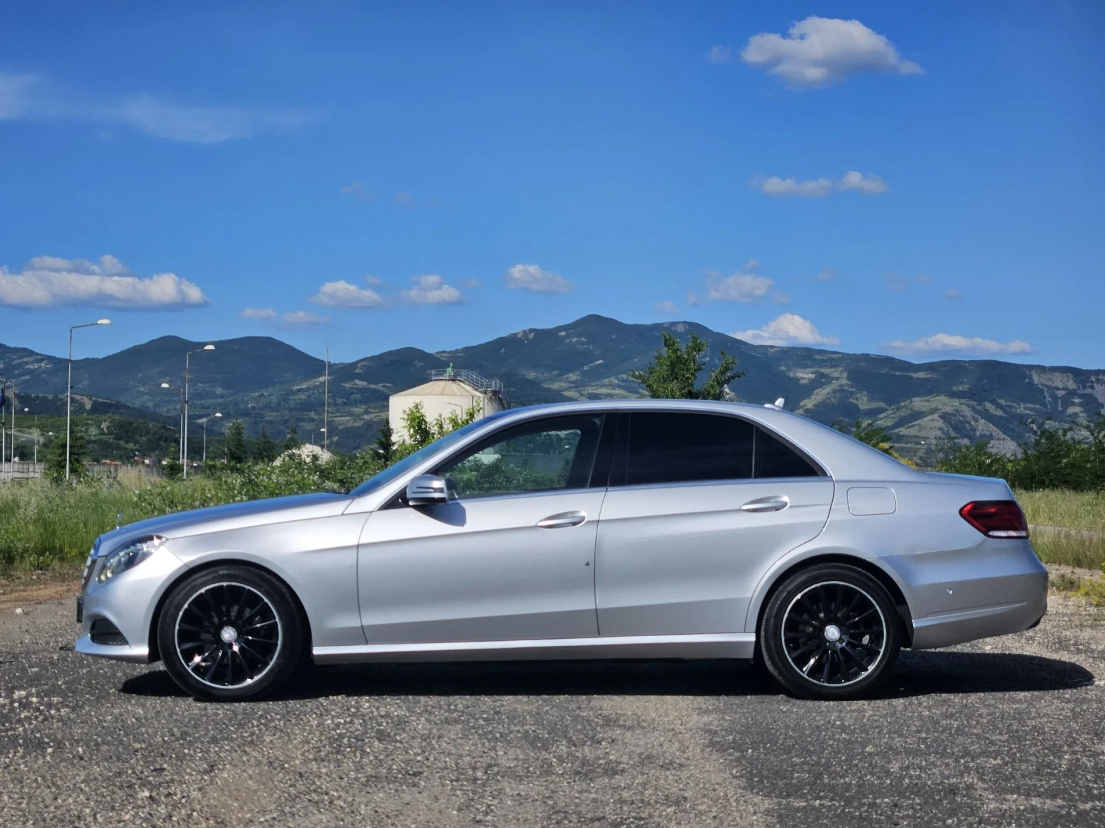 Mercedes-Benz E 220 BLUETEC 9-G TRONIC 2014, снимка 2 - Автомобили и джипове - 55011639