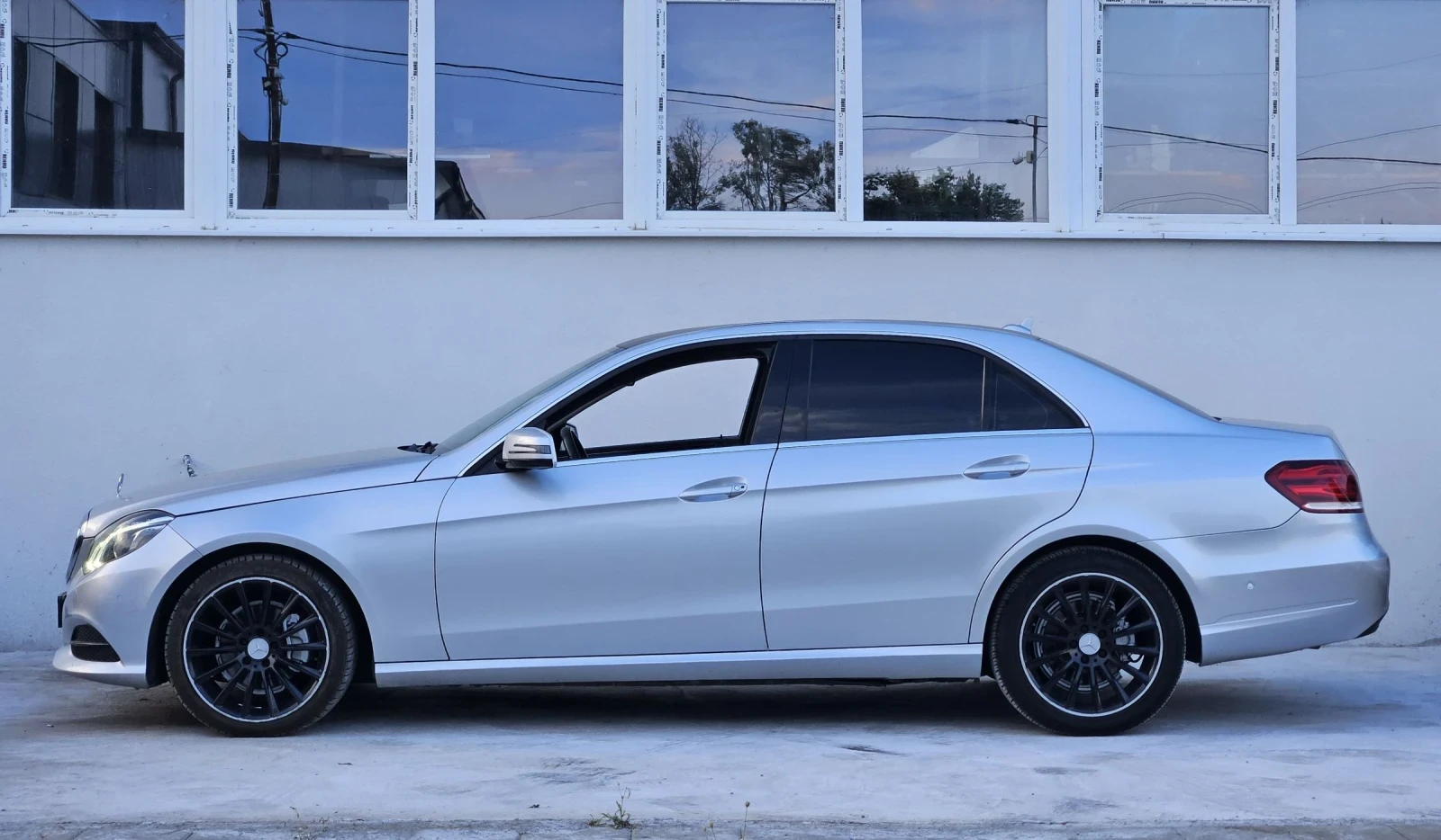 Mercedes-Benz E 220 BLUETEC 9-G TRONIC 2014, снимка 5 - Автомобили и джипове - 55011639
