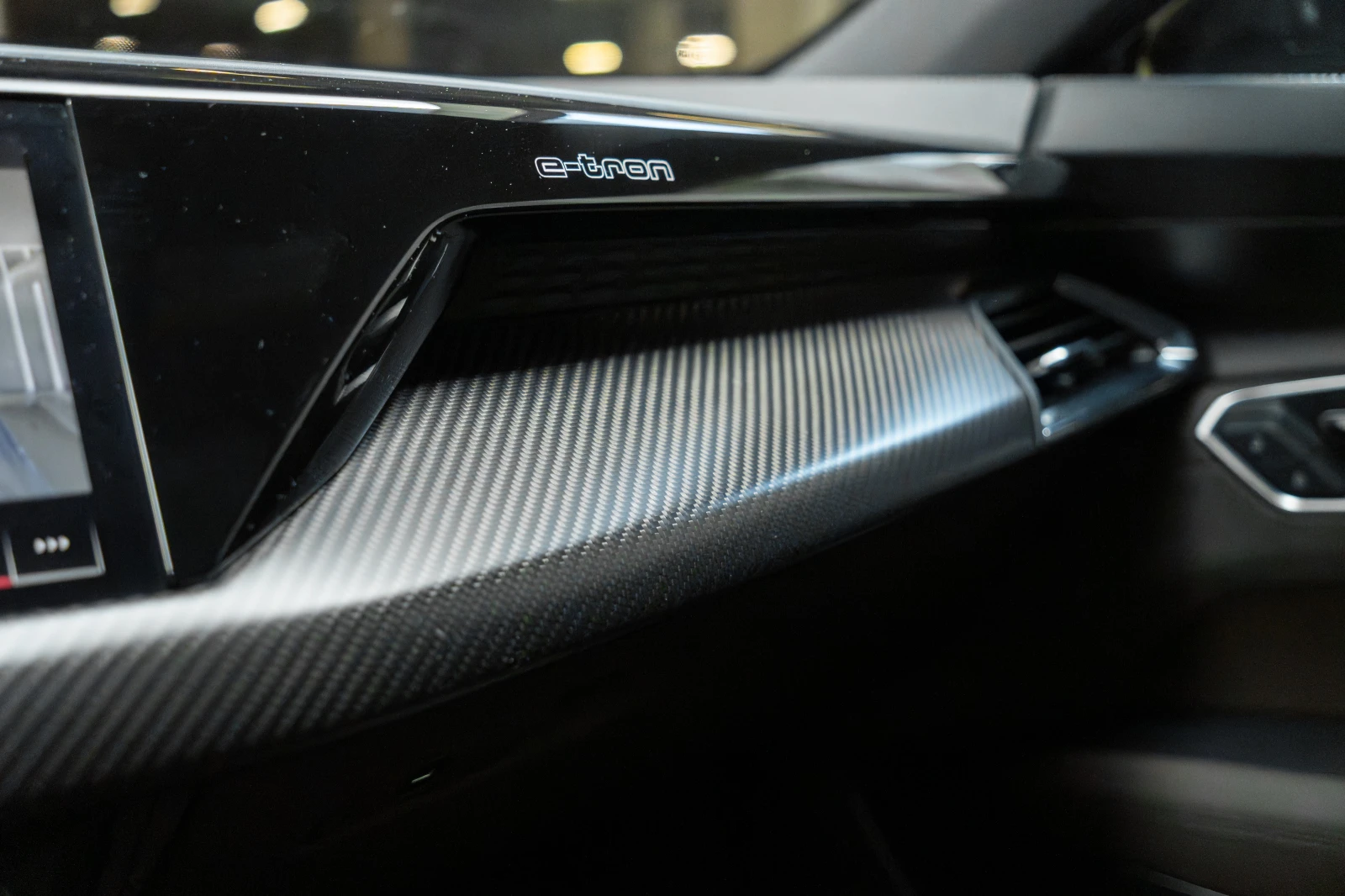 Audi E-Tron GT quattro B&O Carbon Laser lights, снимка 15 - Автомобили и джипове - 55134926