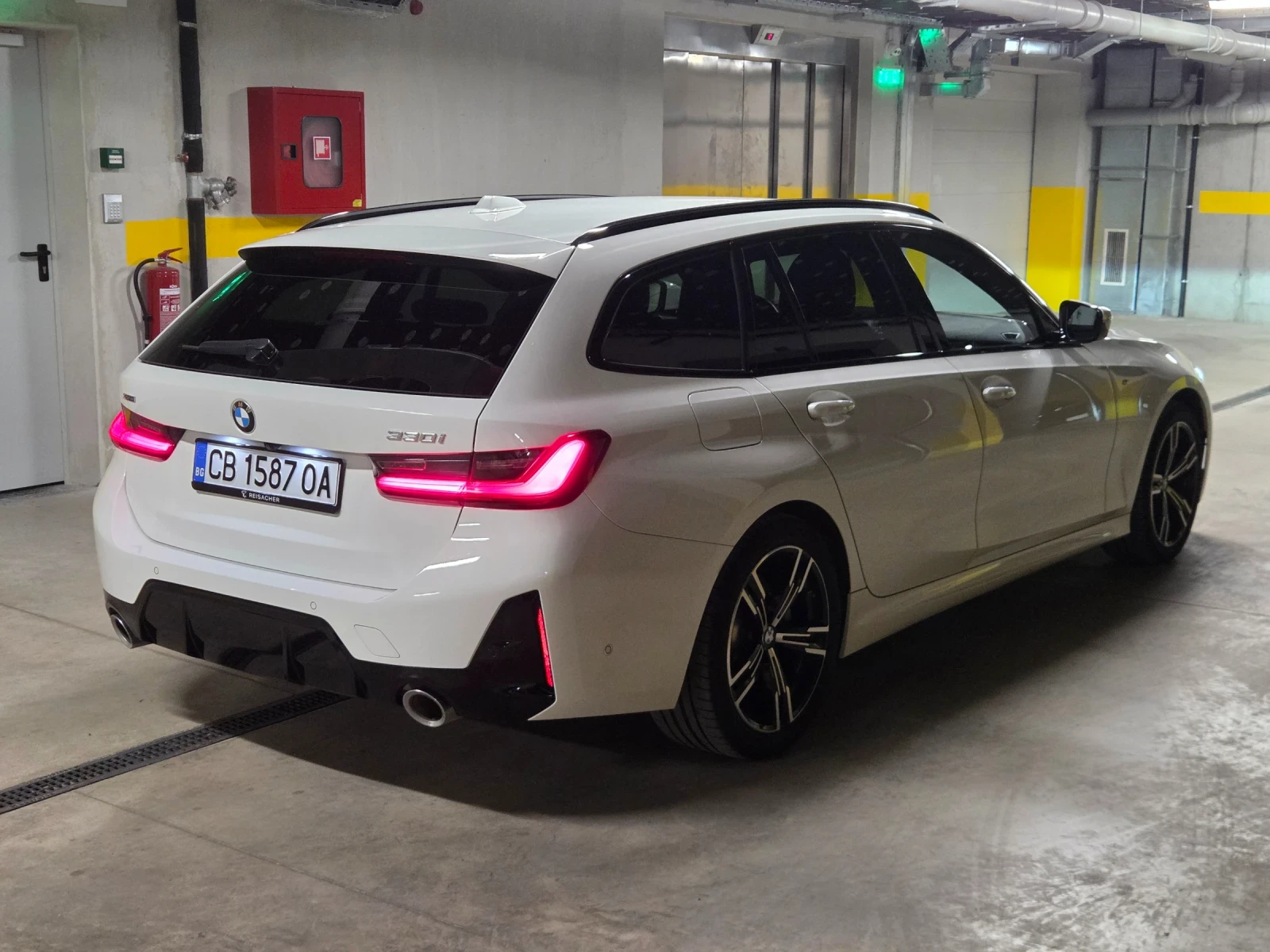 BMW 330 i xDrive LCI II, снимка 6 - Автомобили и джипове - 55355199