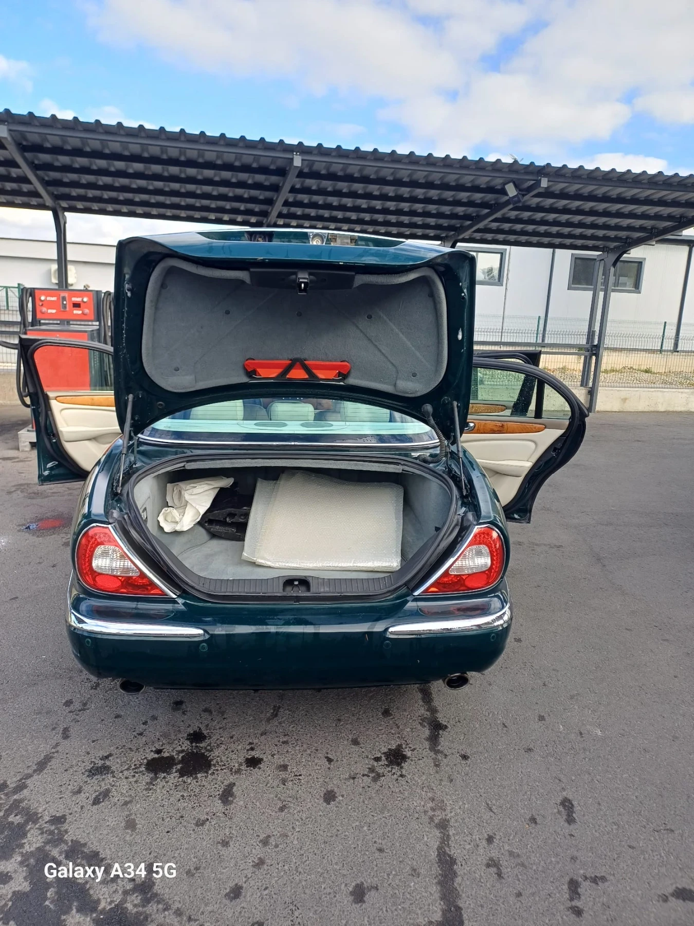 Jaguar Xj 3.5 V8, снимка 9 - Автомобили и джипове - 55406684