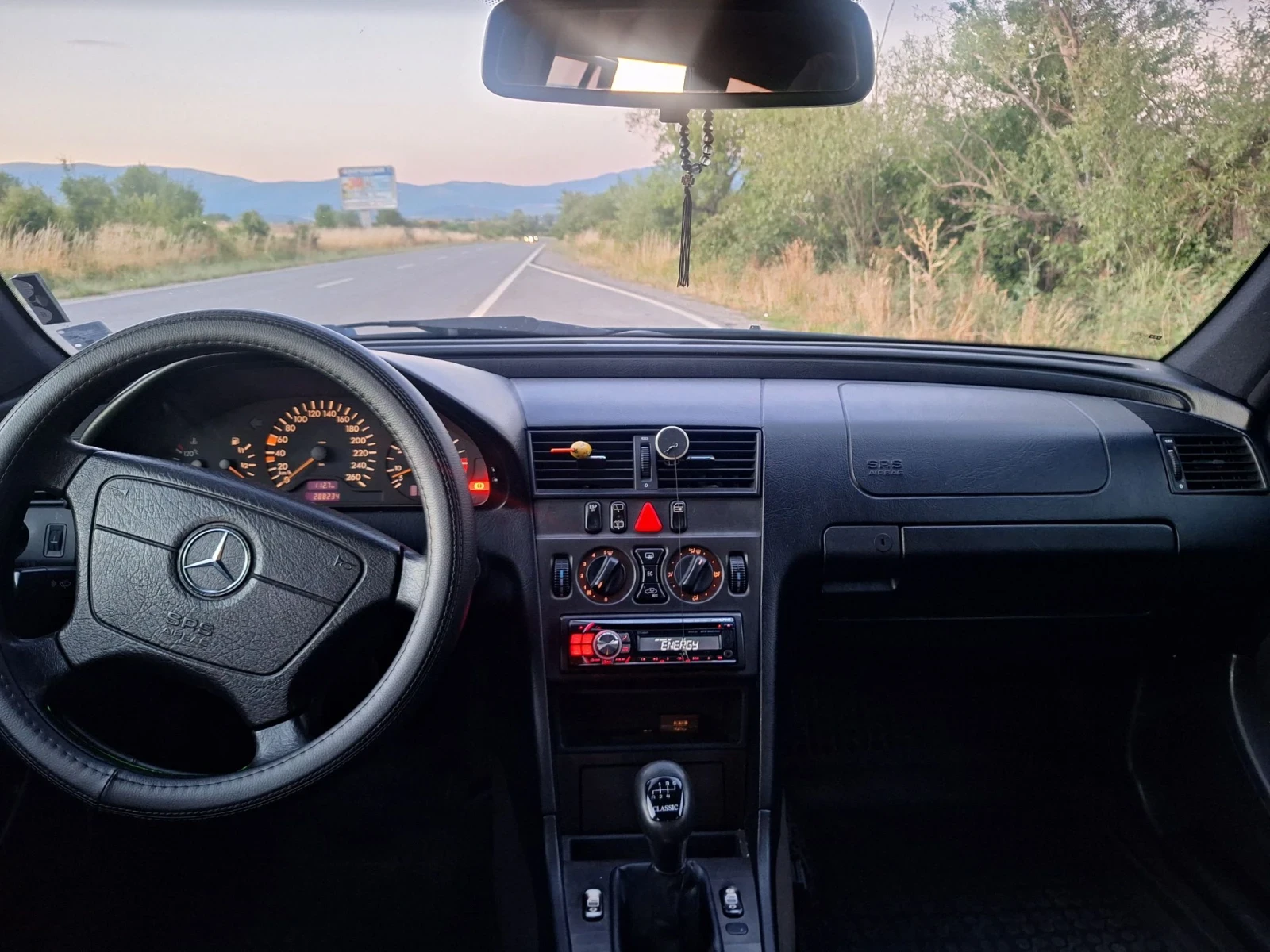 Mercedes-Benz C 200, снимка 4 - Автомобили и джипове - 55794085