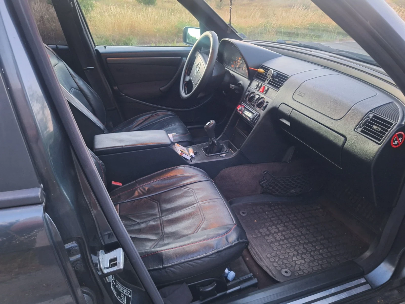 Mercedes-Benz C 200, снимка 11 - Автомобили и джипове - 55794085