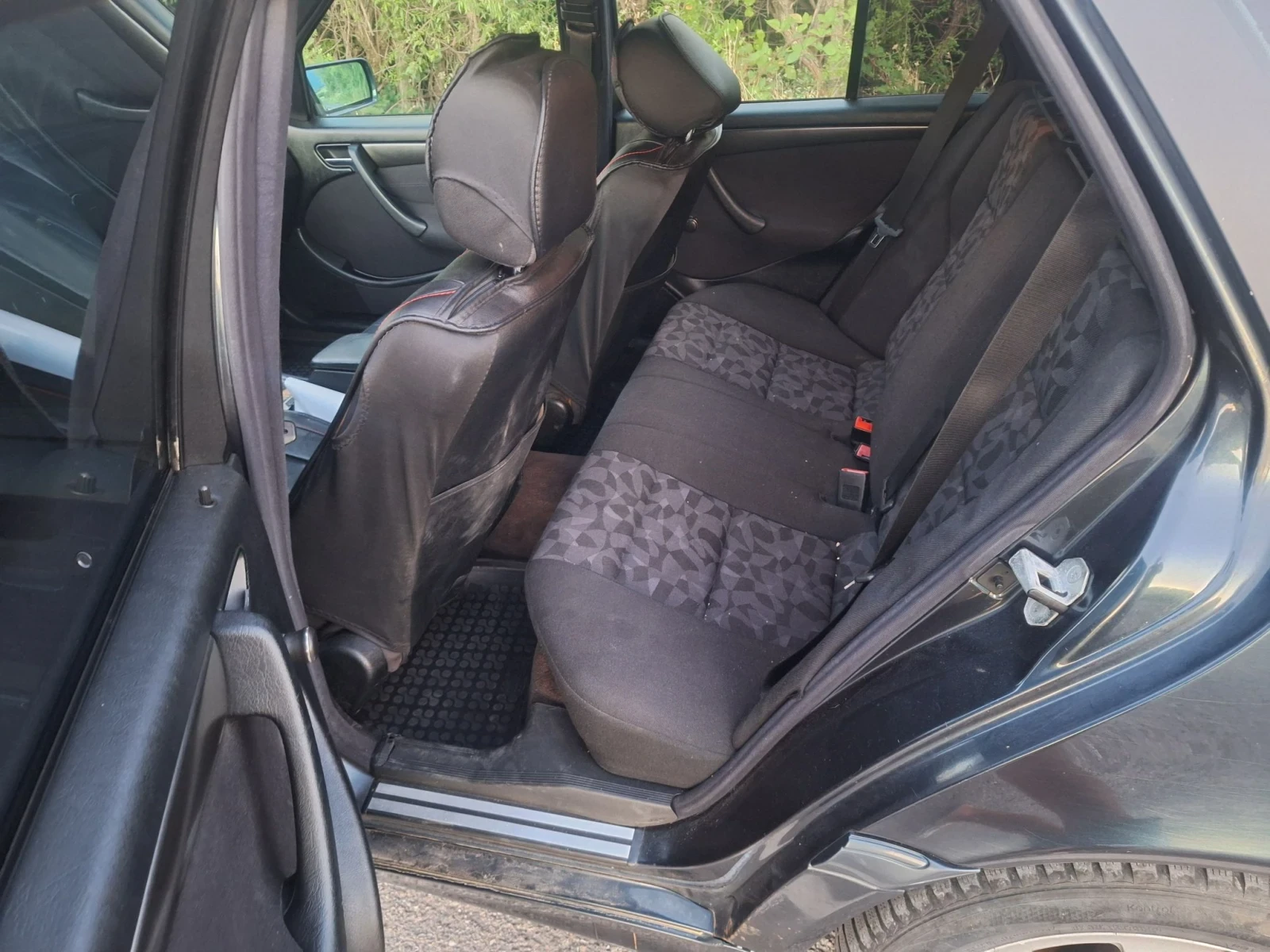 Mercedes-Benz C 200, снимка 5 - Автомобили и джипове - 55794085