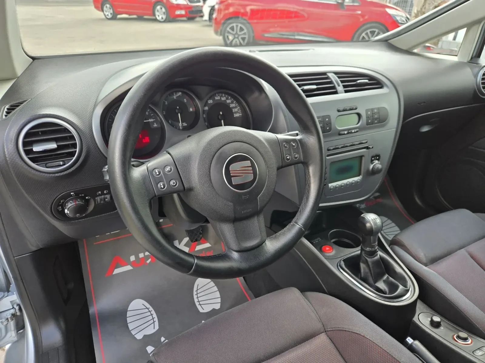 Seat Leon 2.0TDI-140кс= 6СК= КЛИМАТРОНИК= АВТОПИЛОТ, снимка 8 - Автомобили и джипове - 55954985