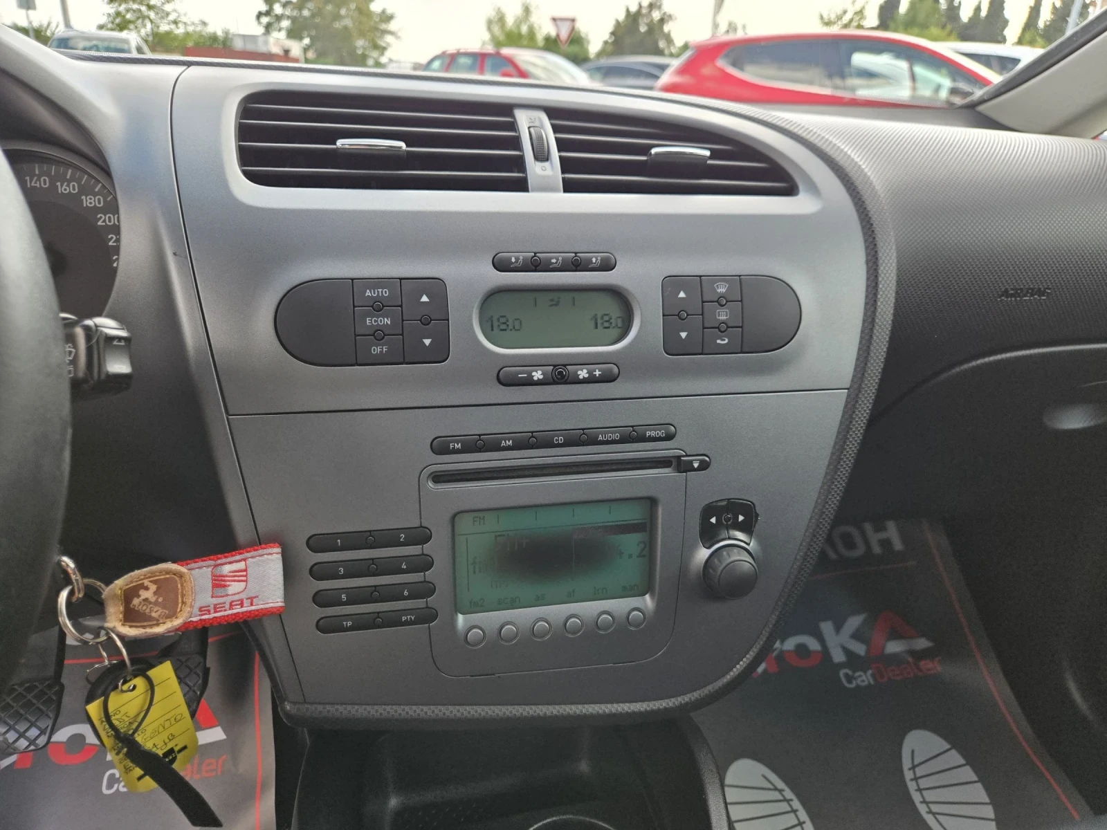 Seat Leon 2.0TDI-140кс= 6СК= КЛИМАТРОНИК= АВТОПИЛОТ, снимка 16 - Автомобили и джипове - 55954985