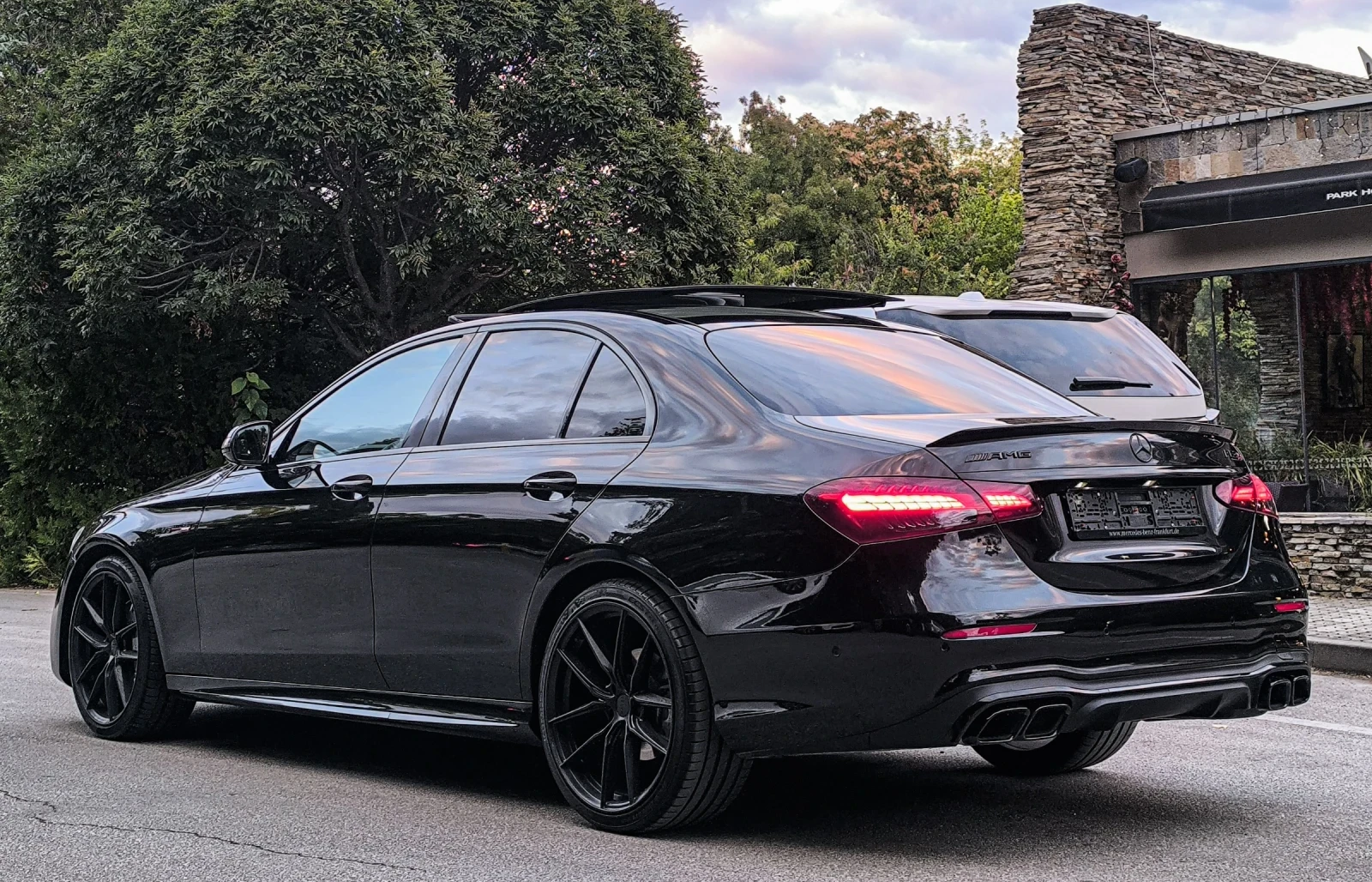Mercedes-Benz E 220 D* AMG* FACELIFT* 9G* ПАНОРАМА* ГЕРМАНИЯ , снимка 5 - Автомобили и джипове - 56298955