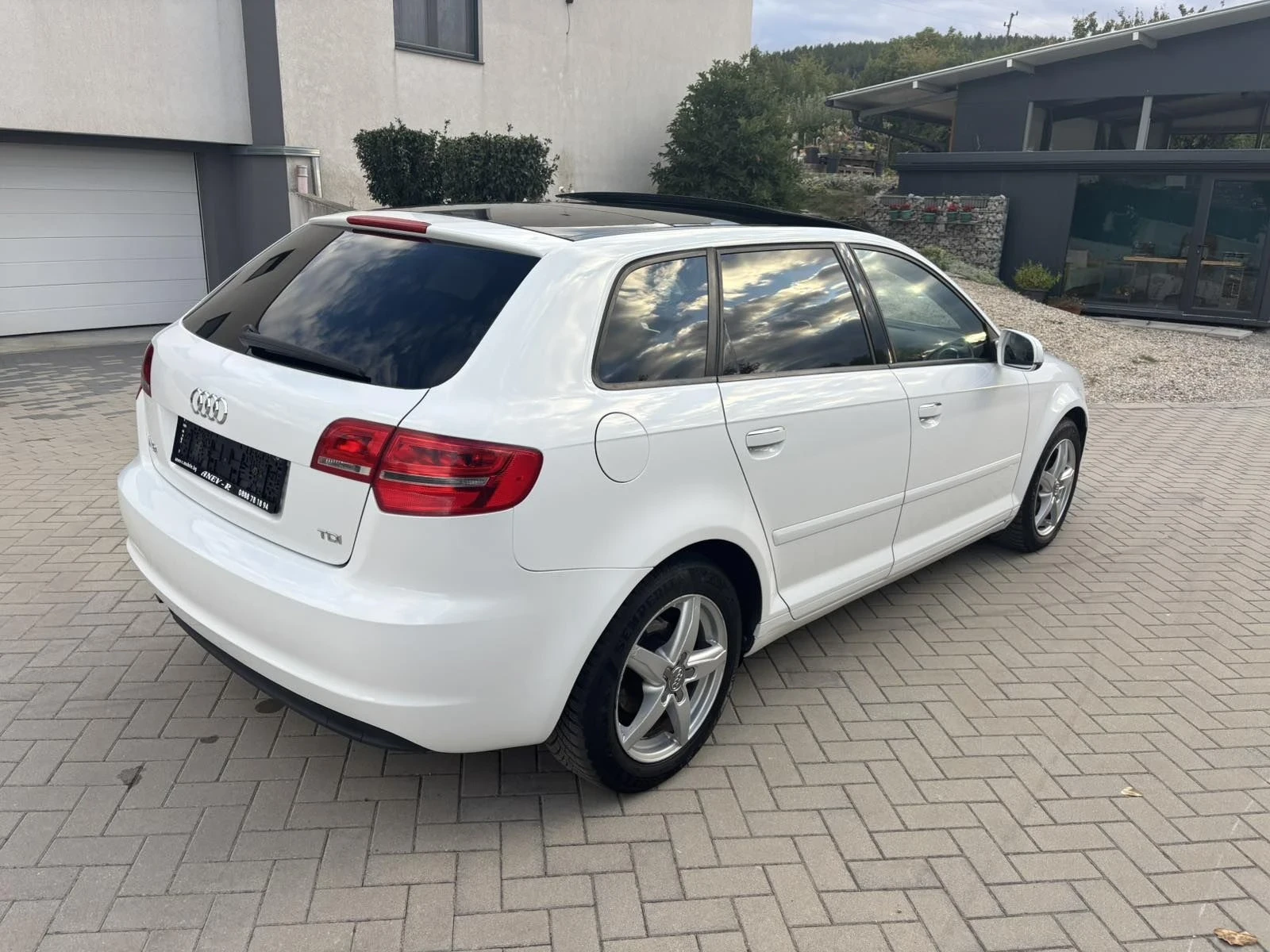 Audi A3 1.6TDI, снимка 5 - Автомобили и джипове - 56397810