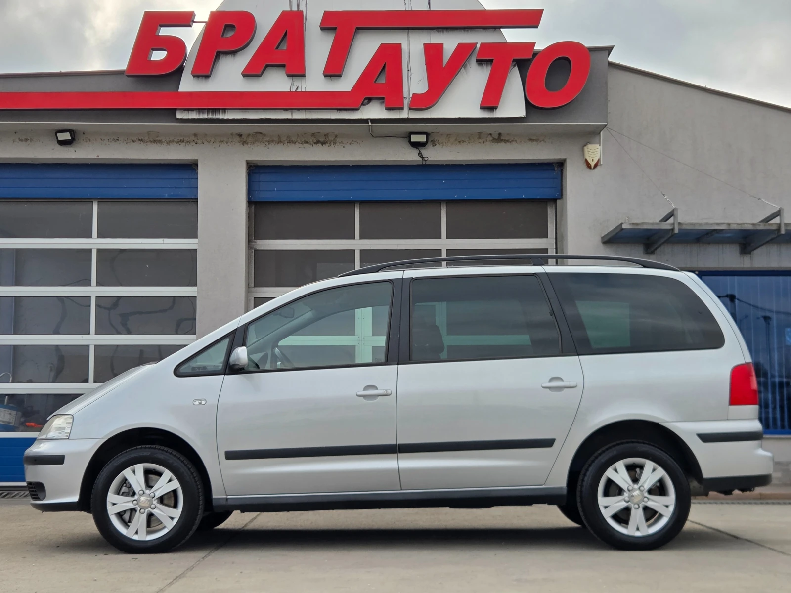 Seat Alhambra, снимка 5 - Автомобили и джипове - 56650583