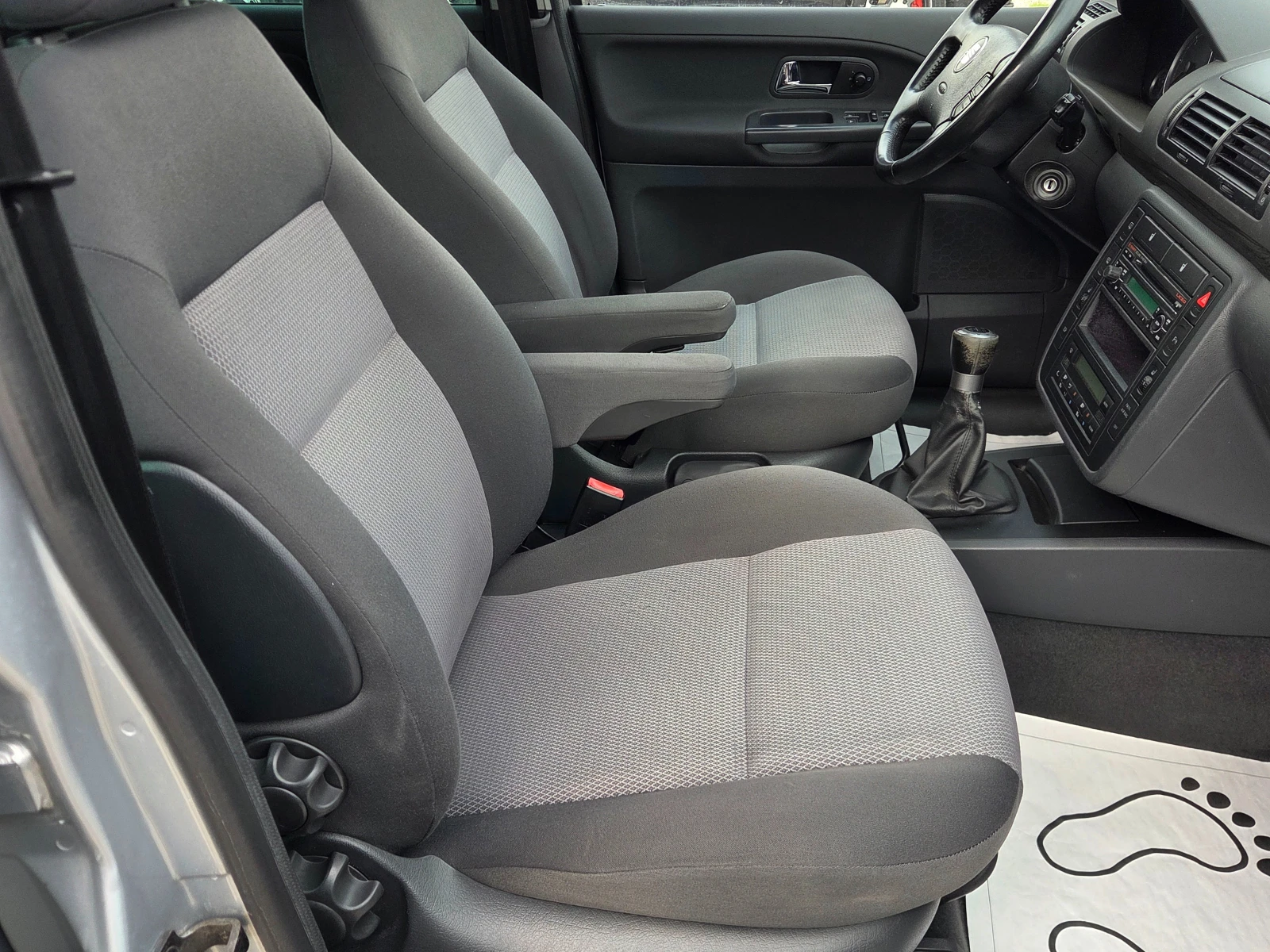 Seat Alhambra, снимка 7 - Автомобили и джипове - 56650583