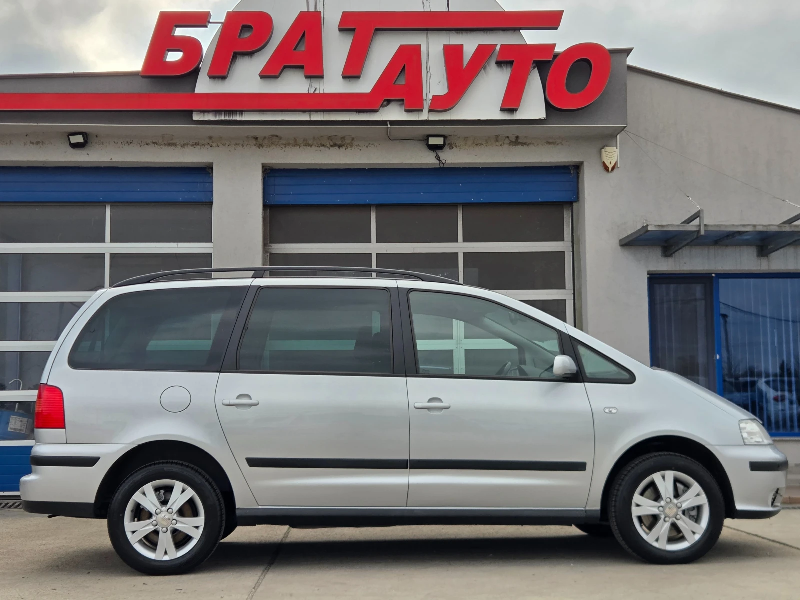 Seat Alhambra, снимка 6 - Автомобили и джипове - 56650583