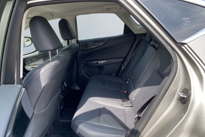 Lexus NX 450h+ = Executive= Panorama Гаранция, снимка 15 - Автомобили и джипове - 46310136