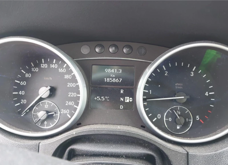 Mercedes-Benz ML 350 3.0CDI* 7G* LED* INTELIGENT* ДИЗЕЛ* SPORT, снимка 11 - Автомобили и джипове - 49271172