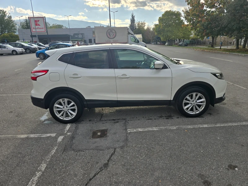 Nissan Qashqai, снимка 4 - Автомобили и джипове - 53100350