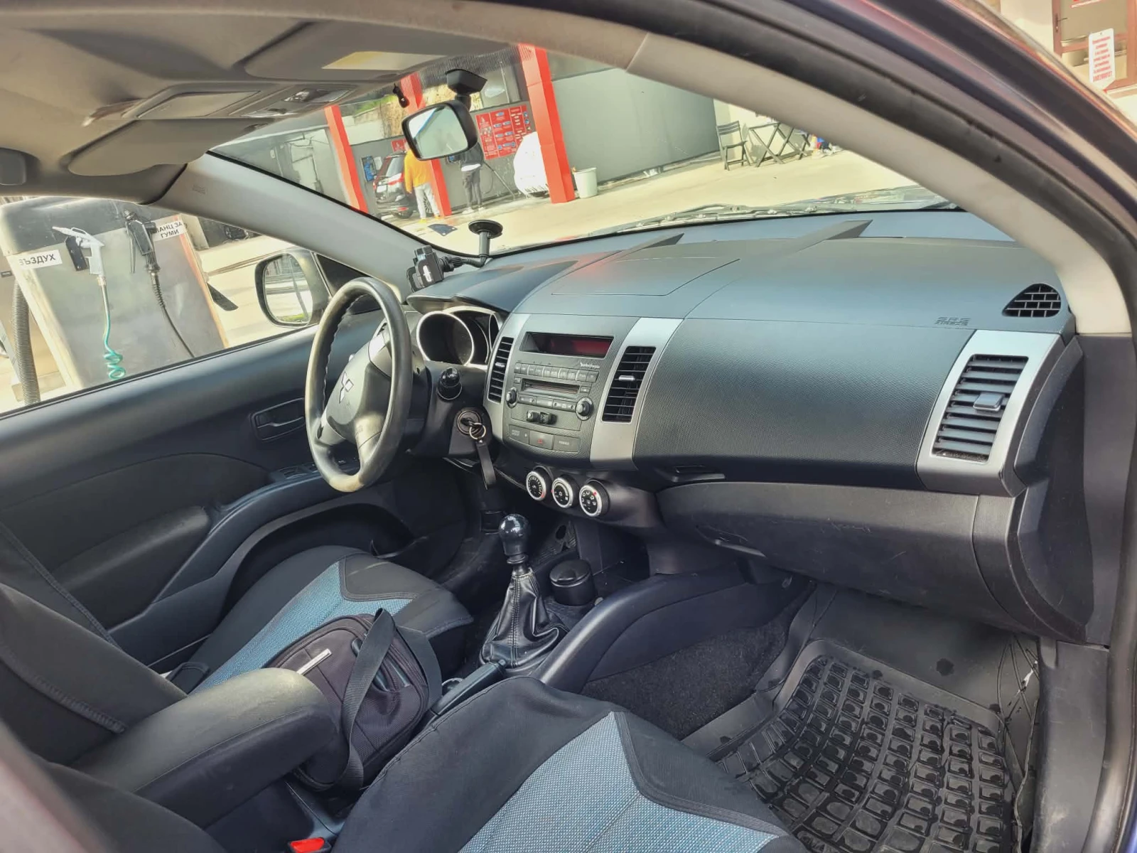 Mitsubishi Outlander, снимка 7 - Автомобили и джипове - 53892948