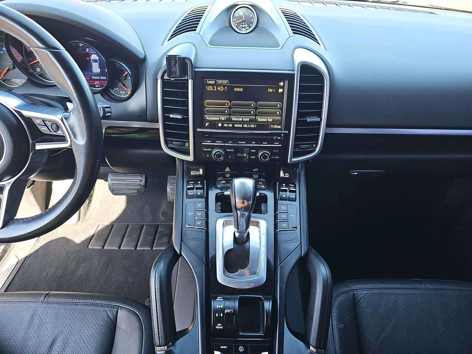 Porsche Cayenne 360КАМЕРА* LANE* ASSIST* ПОДГРЕВ* КЕЙЛЕС* , снимка 9 - Автомобили и джипове - 53916154