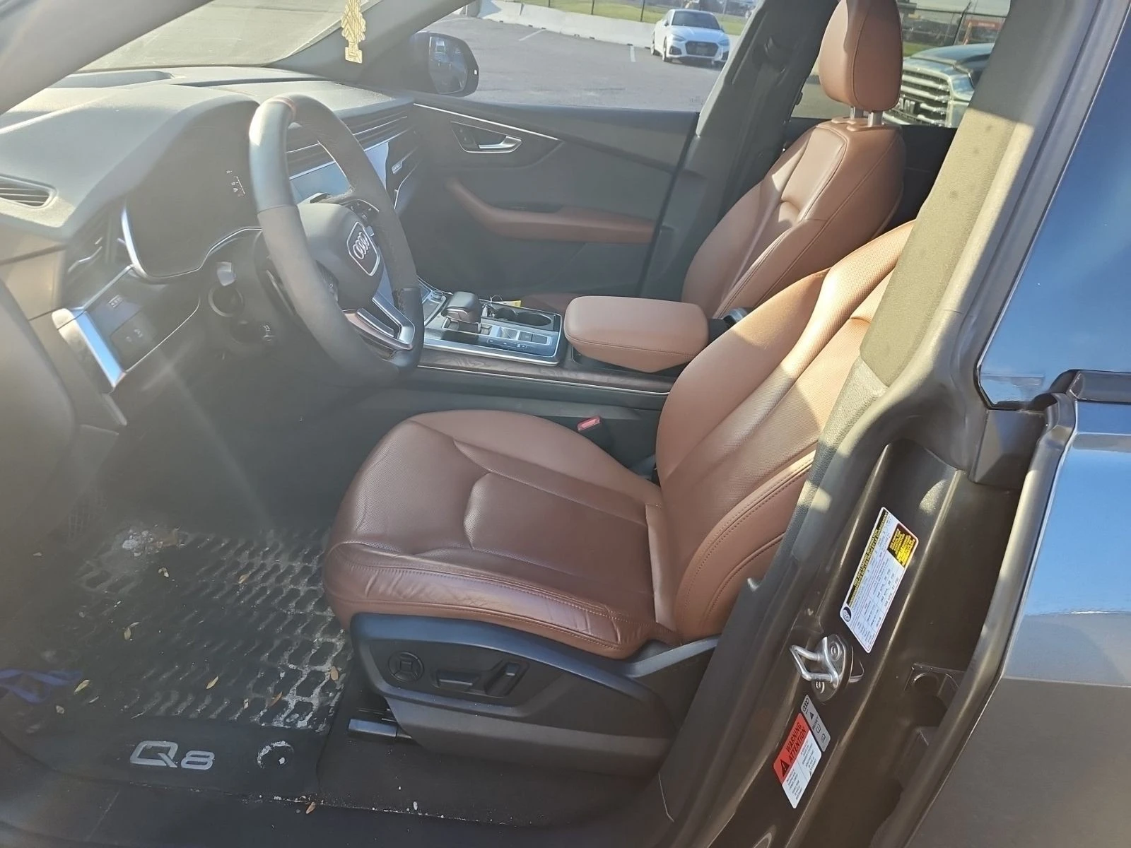 Audi Q8 PROGRESSIV С РЕГИСТРАЦИЯ & АВТО КРЕДИТ, снимка 5 - Автомобили и джипове - 54039970