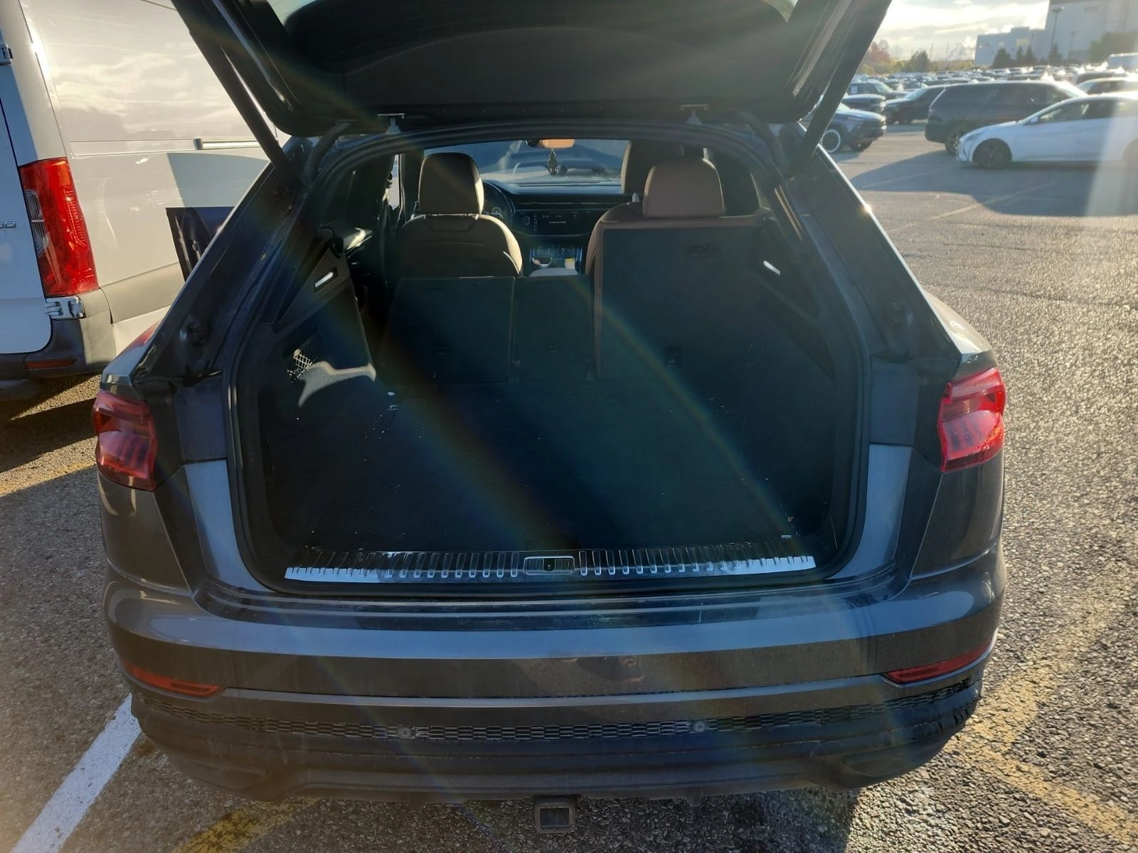 Audi Q8 PROGRESSIV С РЕГИСТРАЦИЯ & АВТО КРЕДИТ, снимка 13 - Автомобили и джипове - 54039970