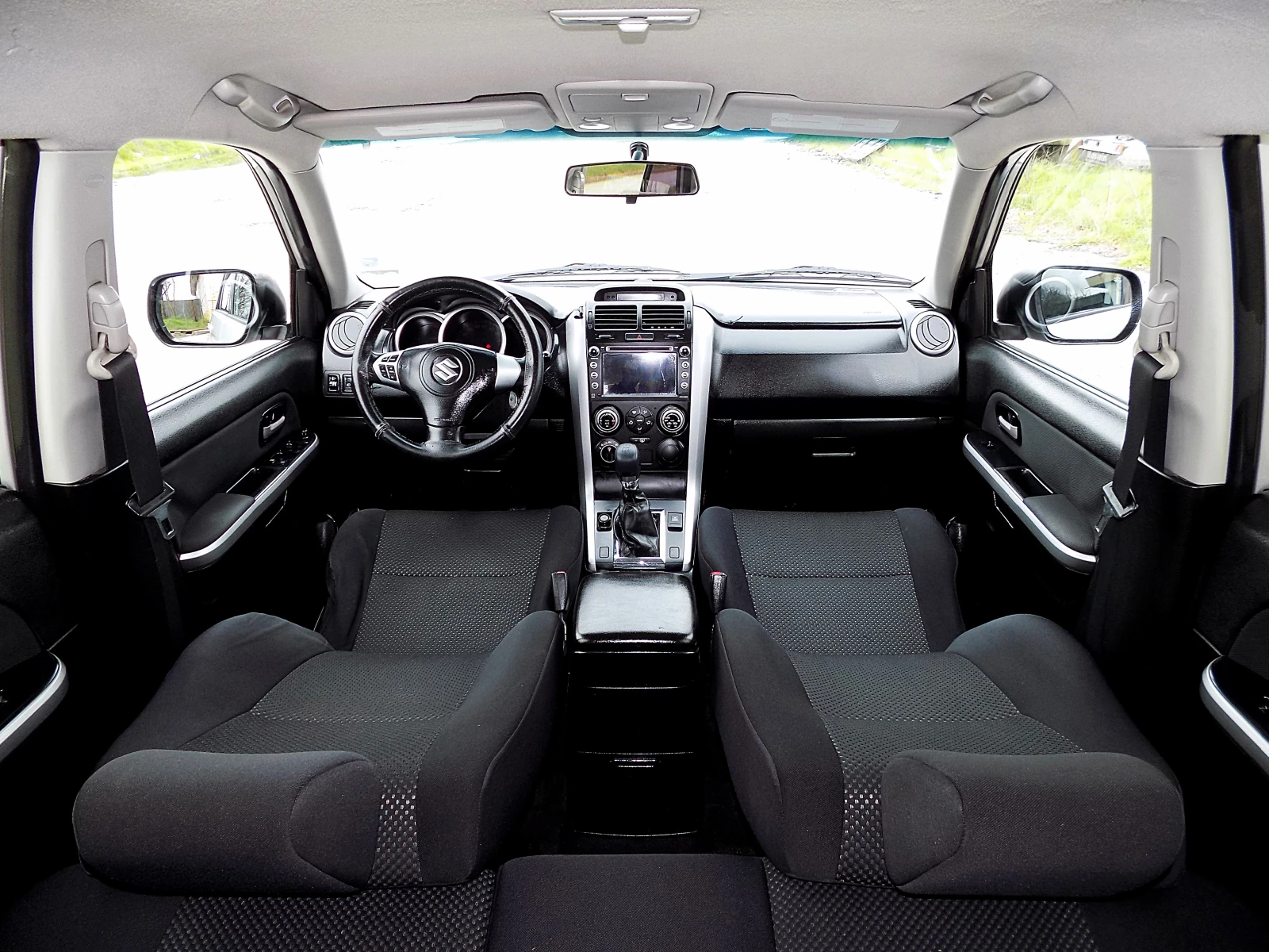 Suzuki Grand vitara 1.9DDiS/NAVi/БЕЗ РЪЖДА, снимка 9 - Автомобили и джипове - 54079122