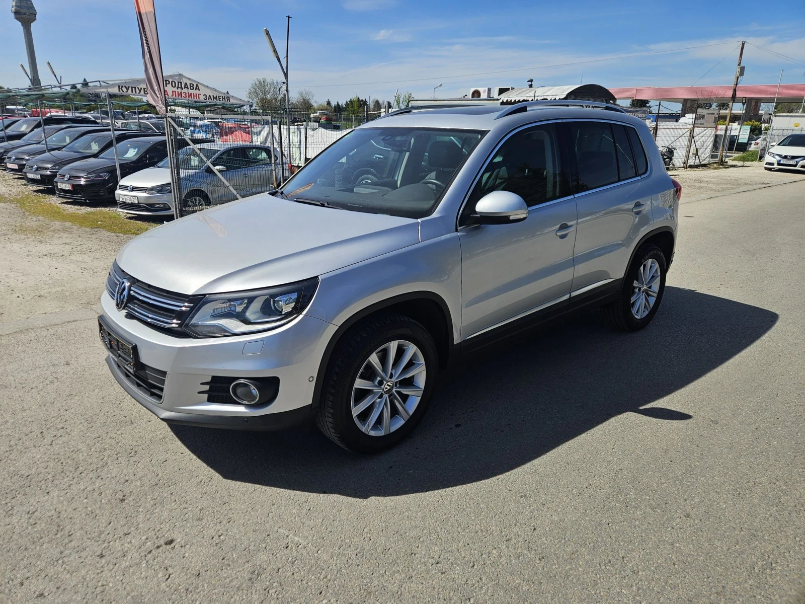 VW Tiguan 2.0 TDI 177 k.c.HIGHLINE 4?4, снимка 2 - Автомобили и джипове - 54350865